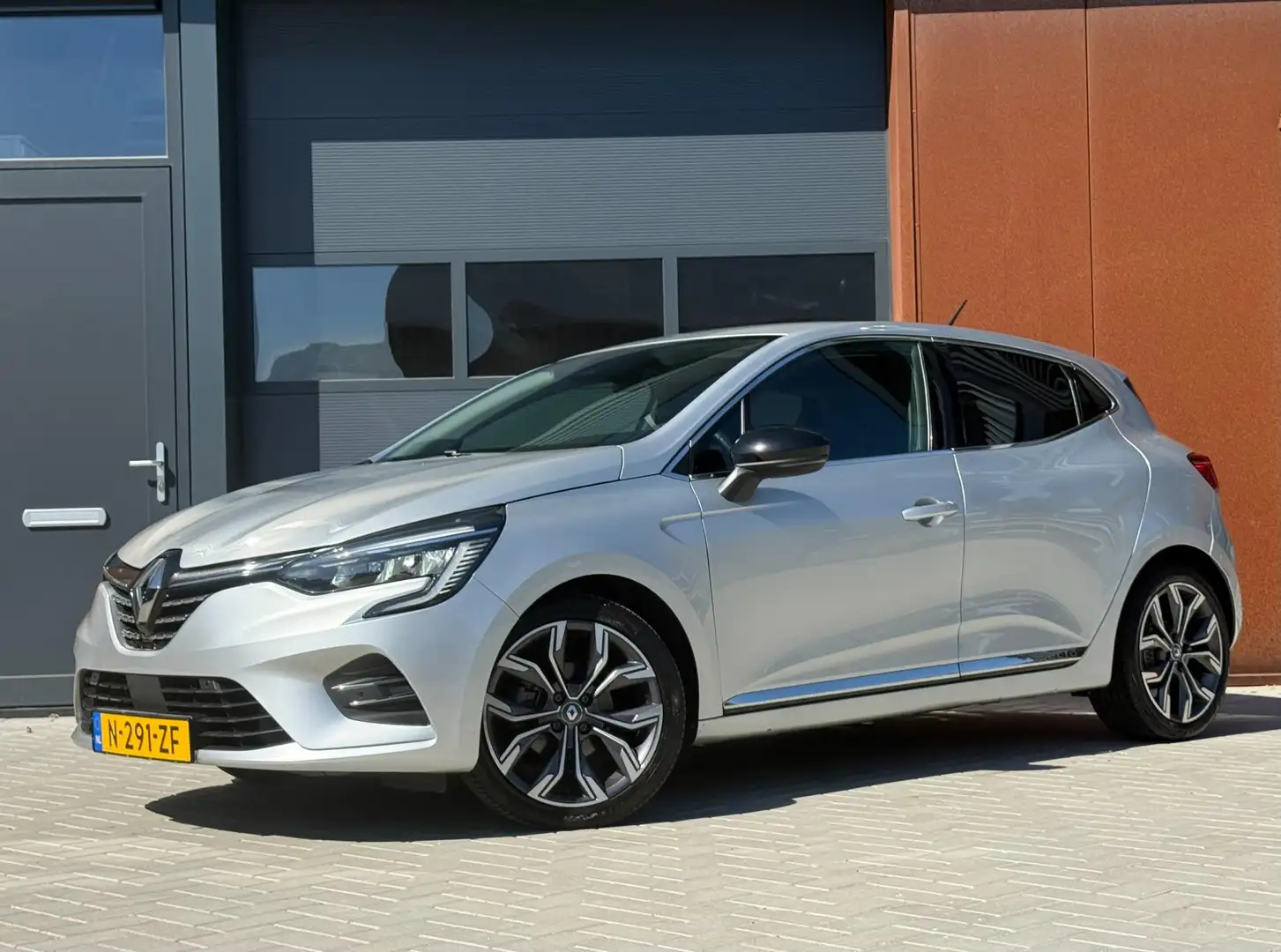 Renault Clio 1.0 TCe Intens | Digital Cockpit | NAVI | CarPlay Grijs - 1