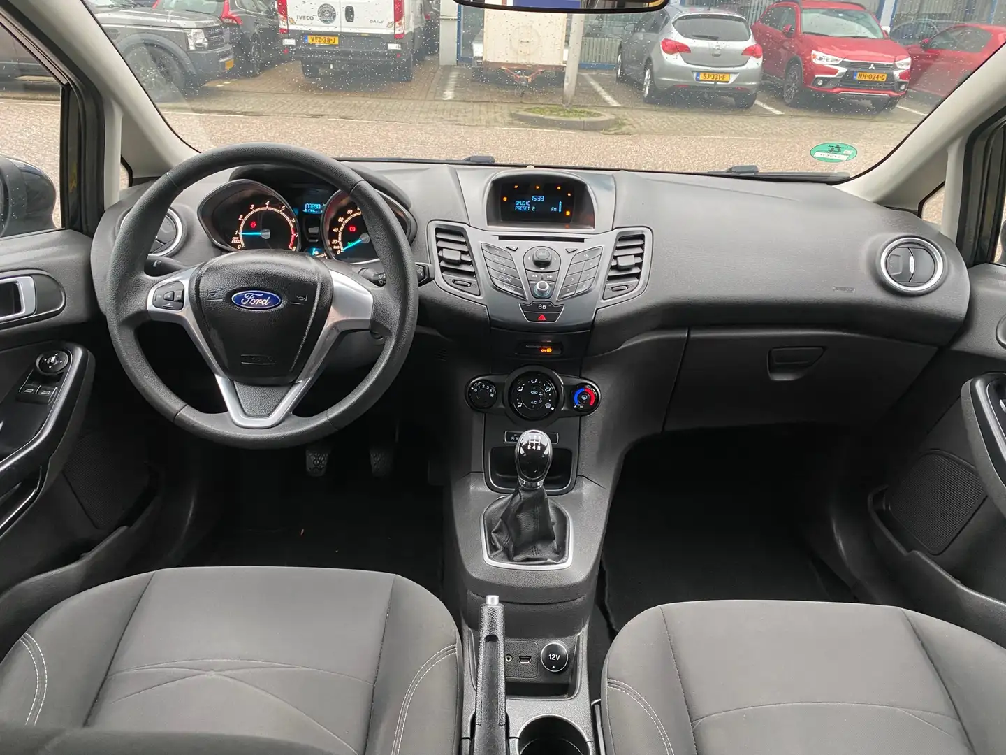 Ford Fiesta 1.0 Style/nap/3e EIG/ dealeronderhouden/ 1jaar apk Zwart - 2