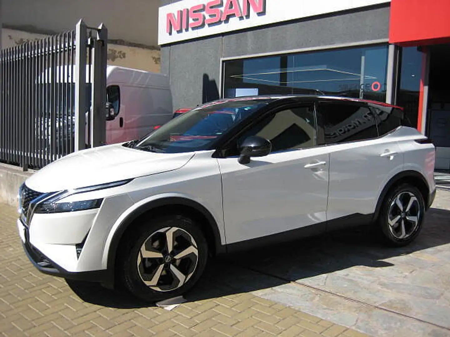 Nissan Qashqai 3ª serie MHEV 140 CV N-Connecta Blanco - 2