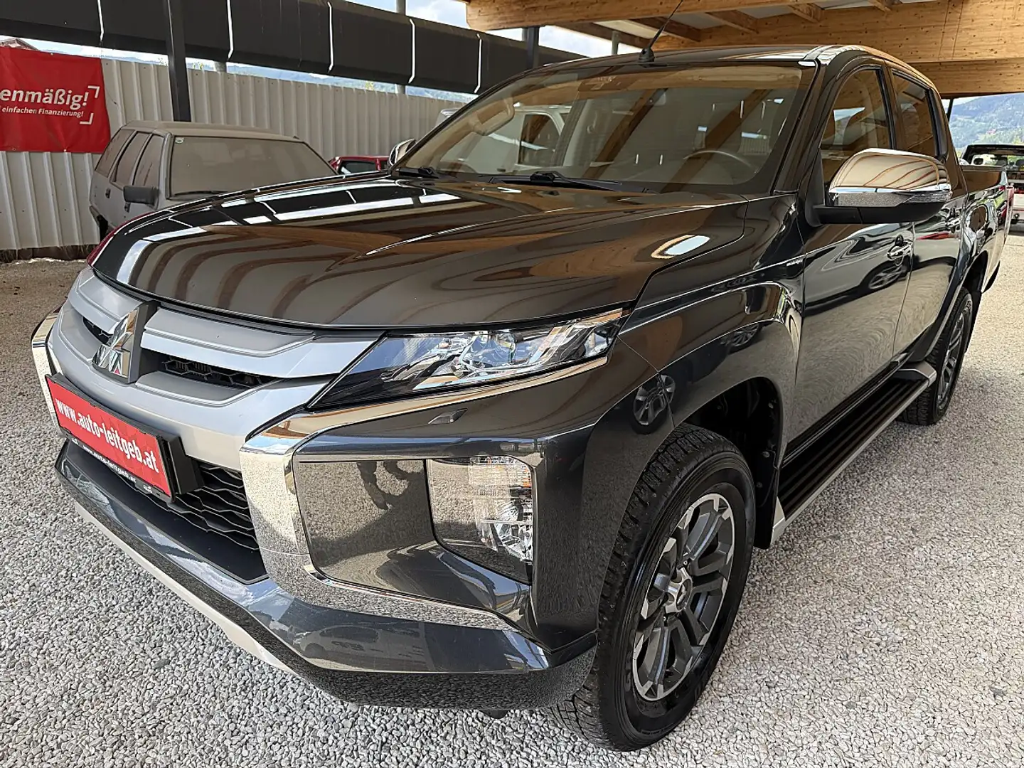 Mitsubishi L200 L 200 2,2 DI-D HP 4WD Doppelkabine Intense Aut. Grau - 1