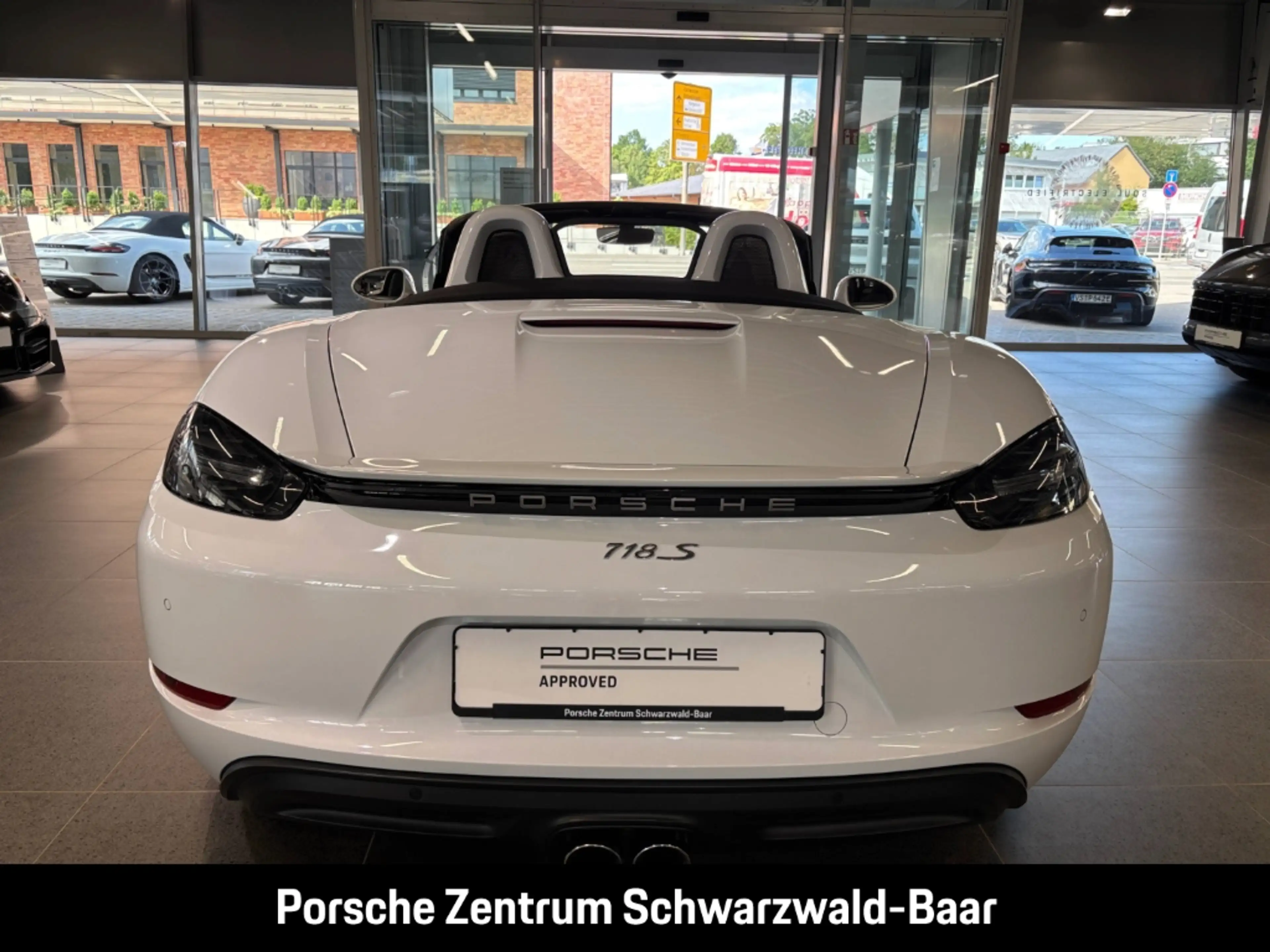 Porsche Boxster 718 S — photo 7