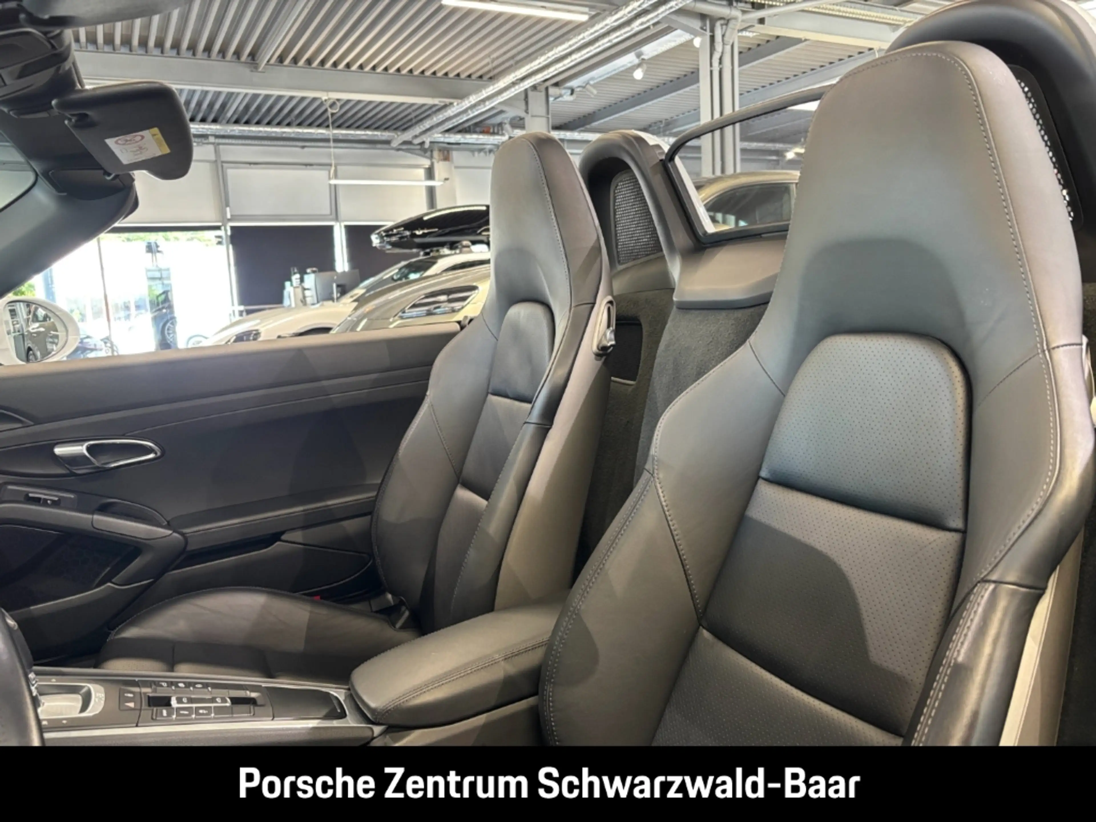 Porsche Boxster 718 S — photo 6