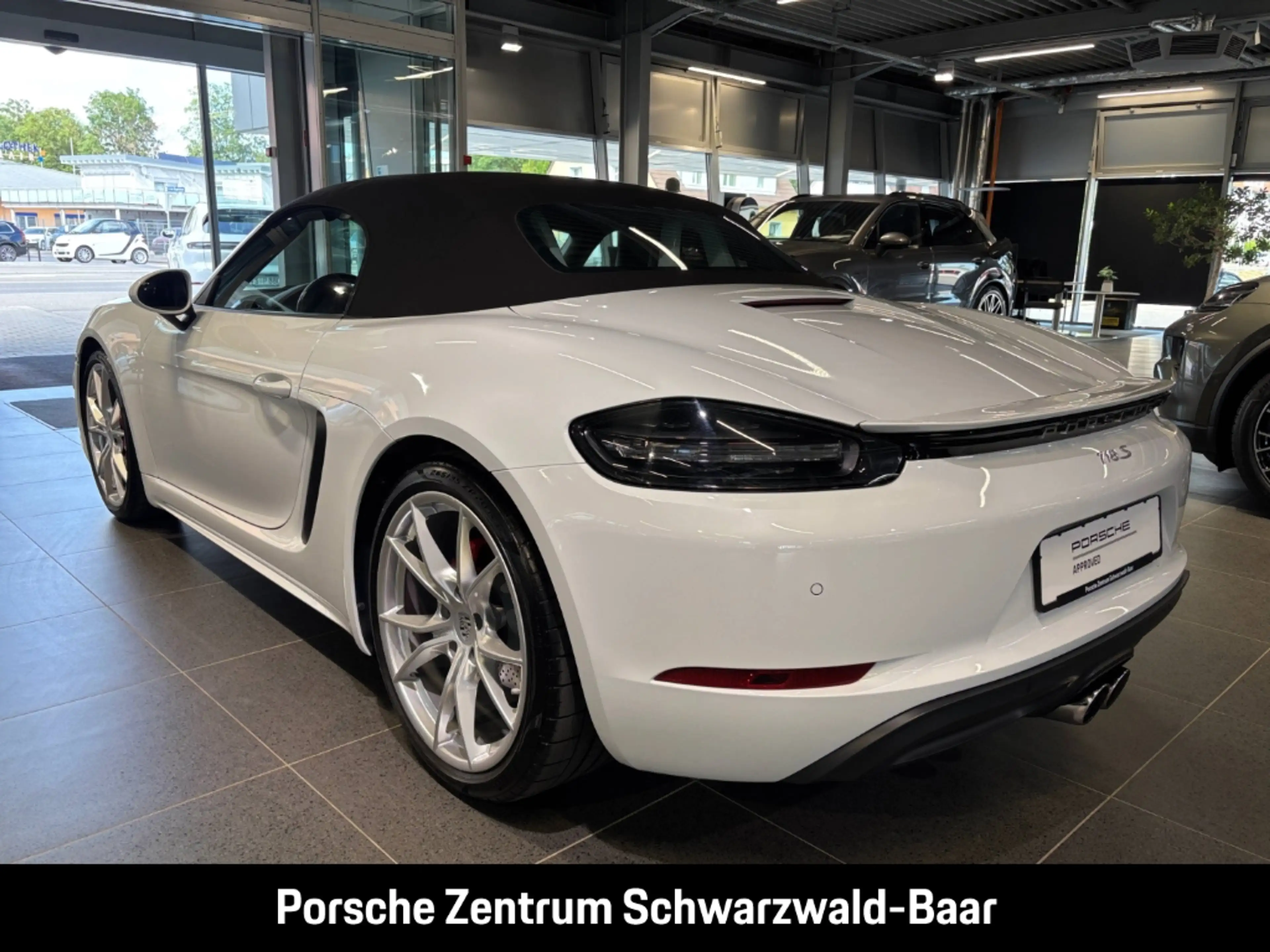 Porsche Boxster 718 S — photo 13