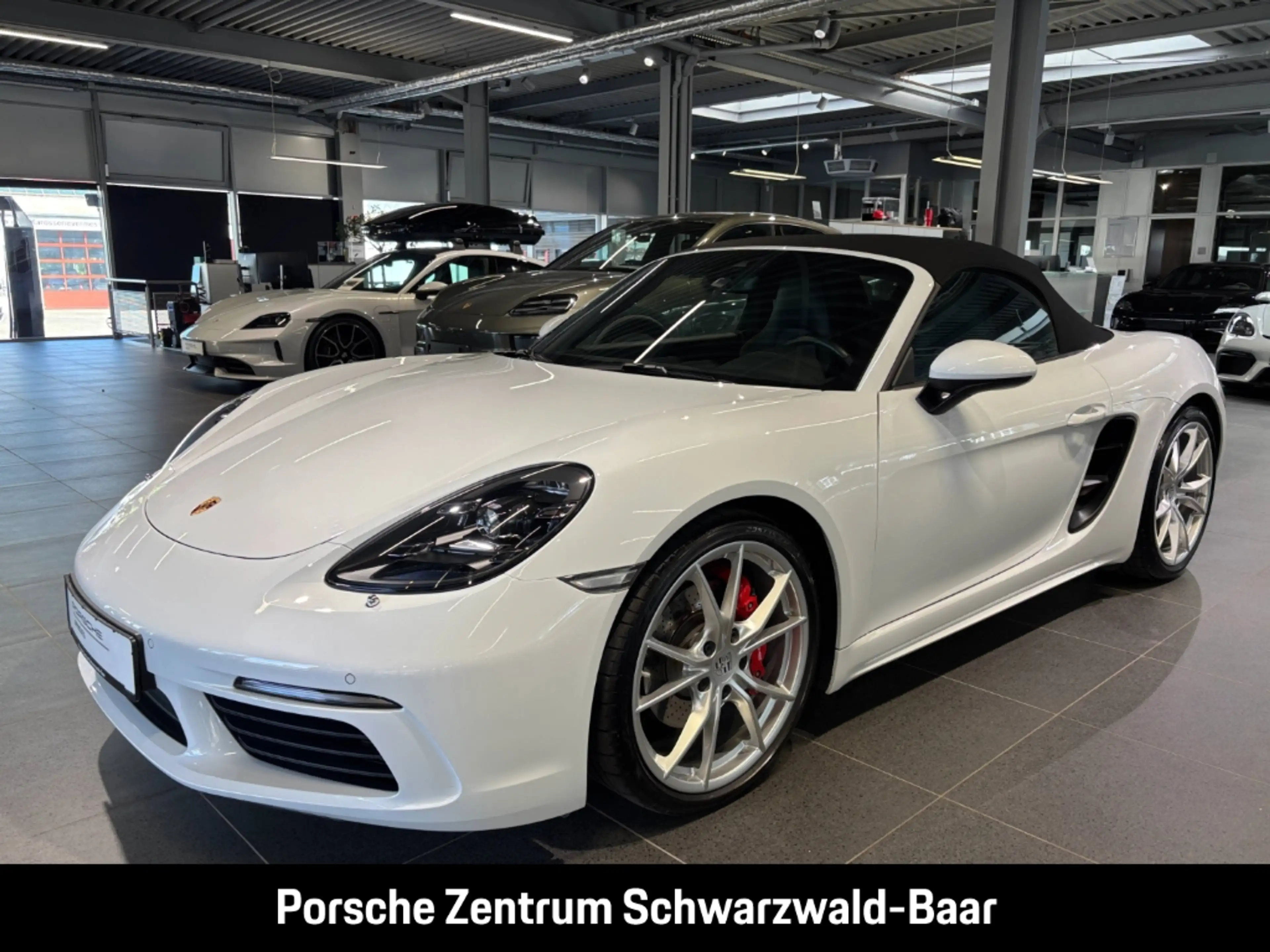 Porsche Boxster 718 S — photo 11