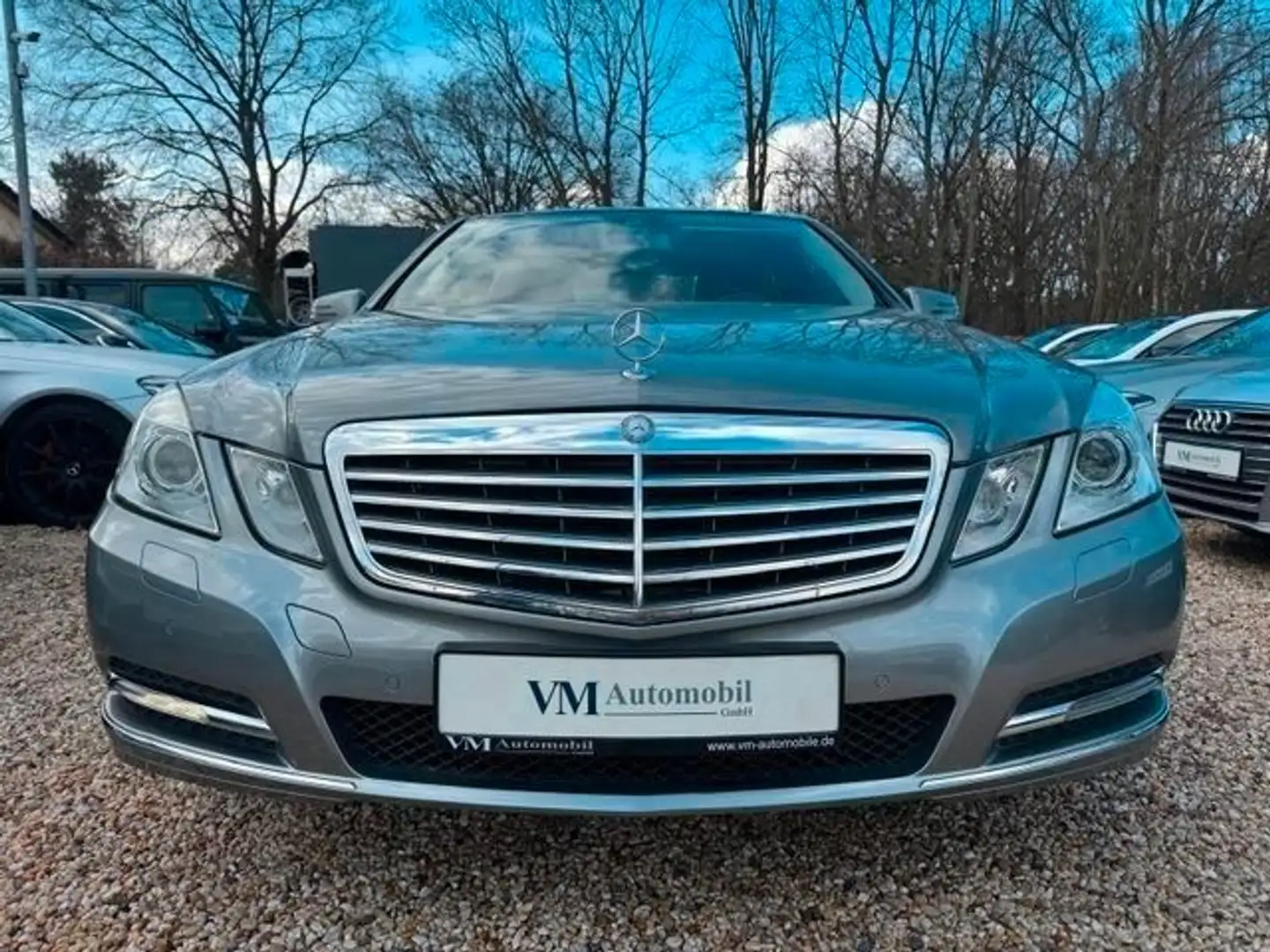 Mercedes-Benz E 300 BlueEFFICIENCY Pano*Navi*Tempo*SitzHz. Grey - 2