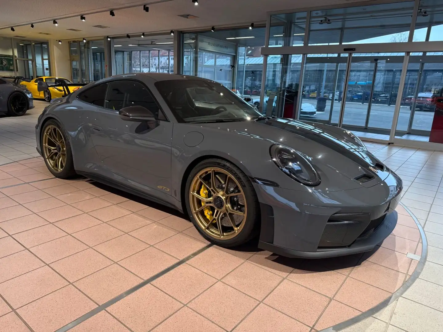 Porsche 992 .2 GT3  WEISSACH/PCCB/MATRIX/LIFT Grau - 2