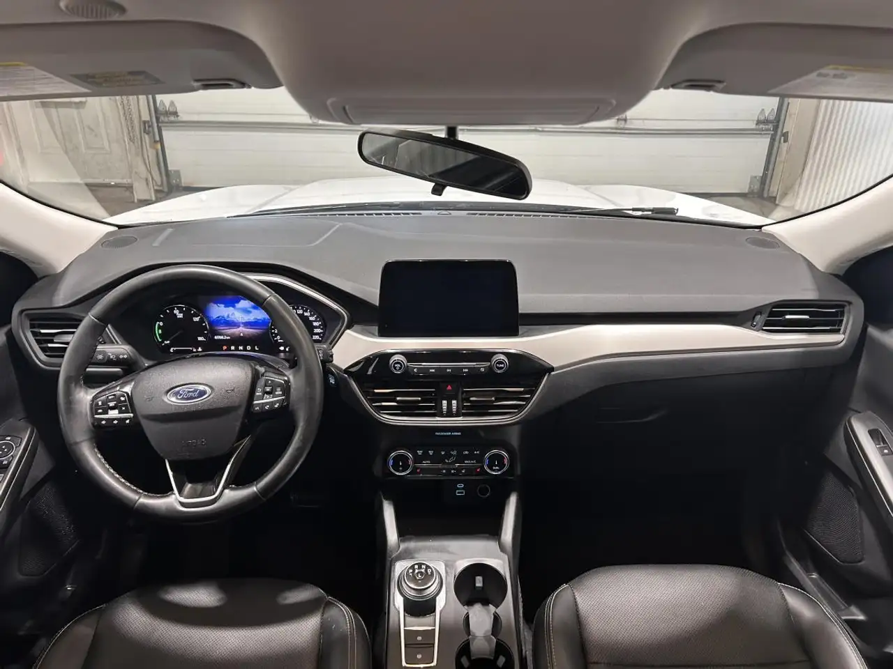 Ford Escape снимка Ford Escape