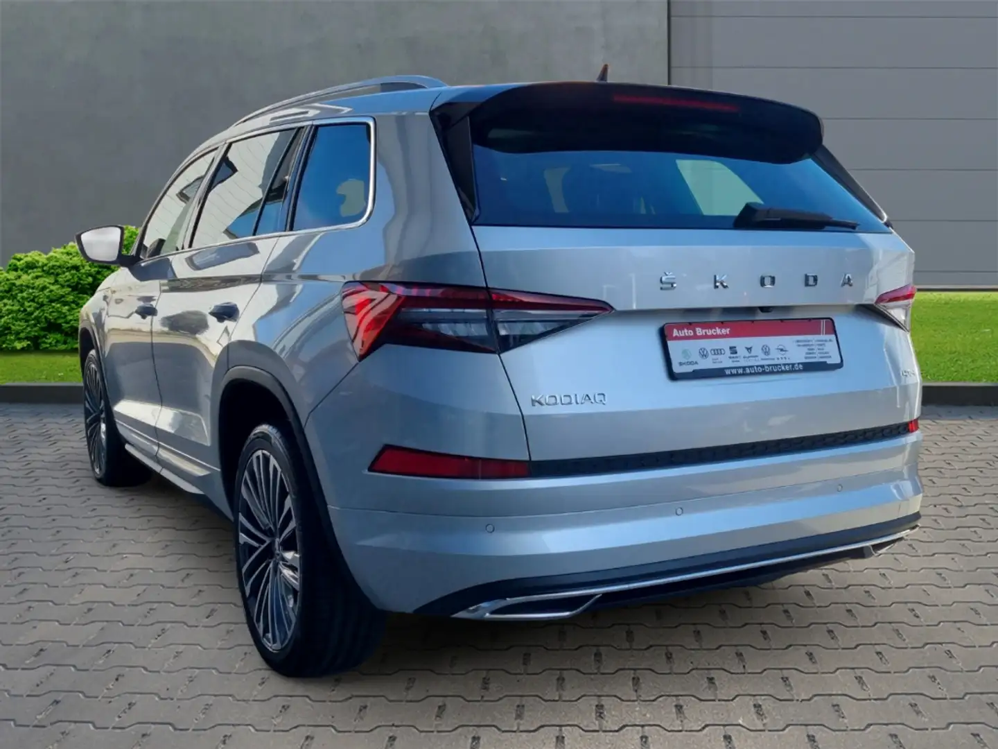 Skoda Kodiaq L&K 4x4 2.0 TDI+Alufelgen+elektr.Panoramadach+Navi Silber - 2
