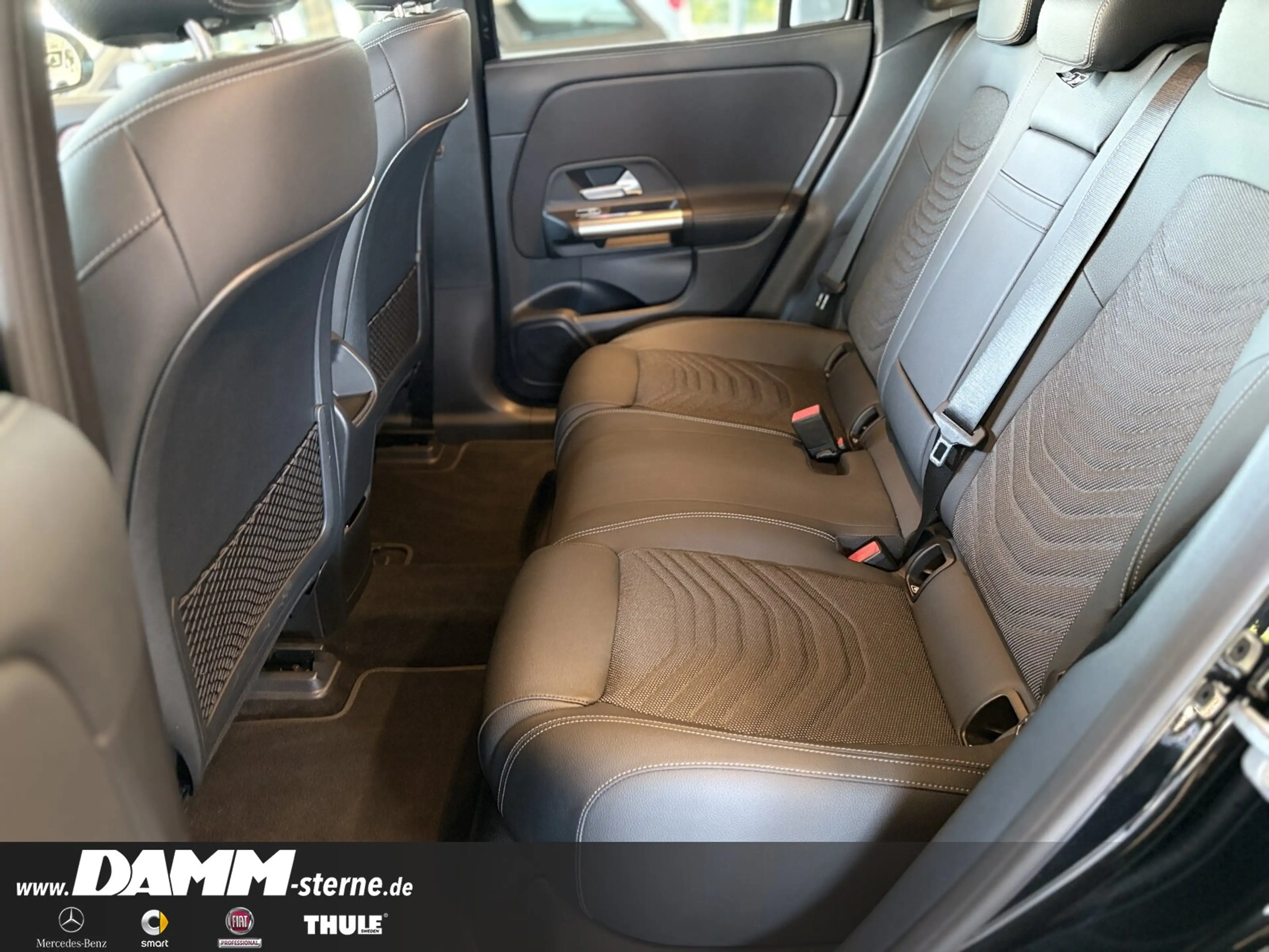 Mercedes-Benz EQA 300 EQA 300 4M Progressive Adv/WD Glas/60M GA+Flex LED — photo 14