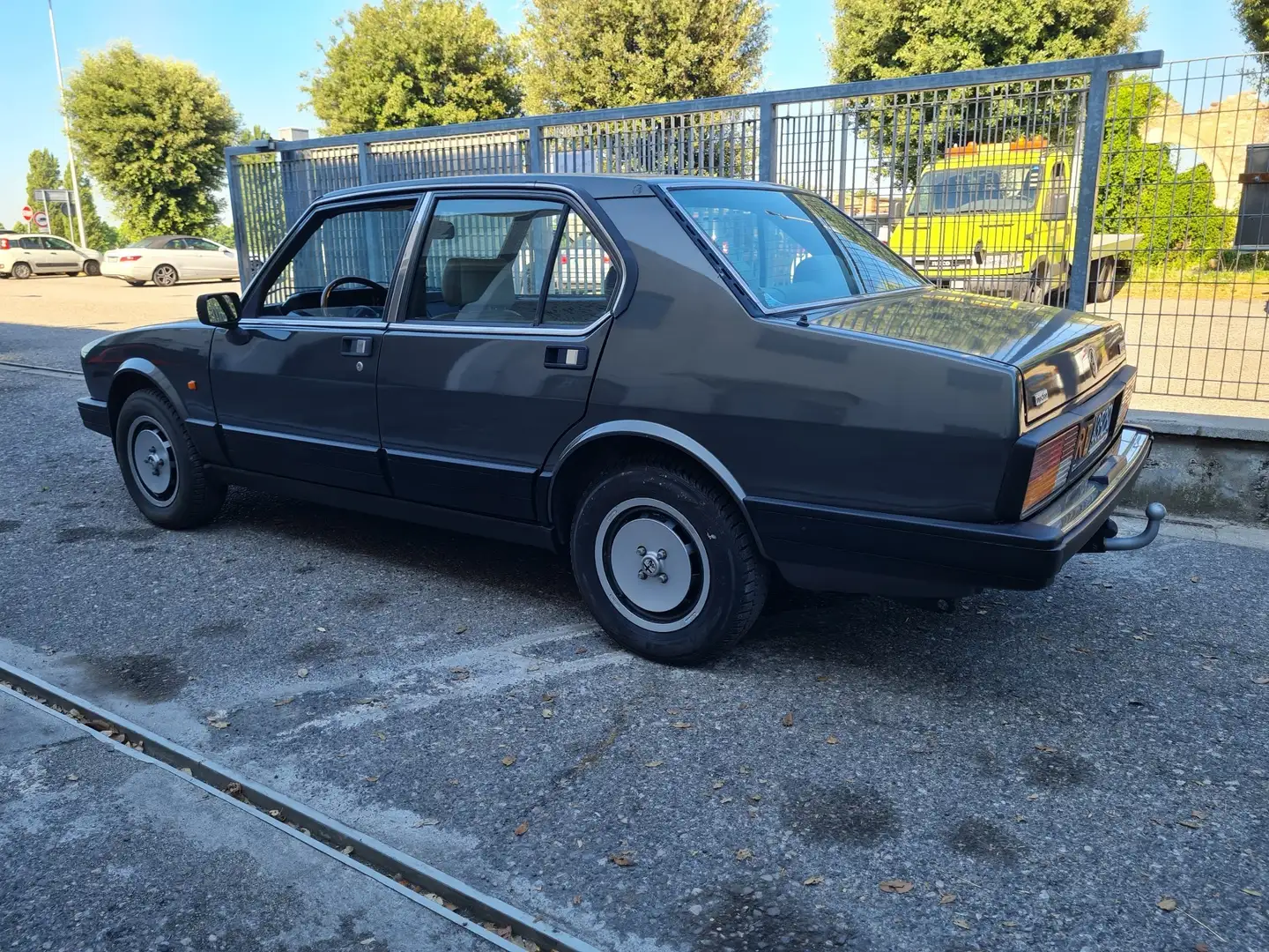 Alfa Romeo Alfetta 2.0i Quadrifoglio Oro - 2