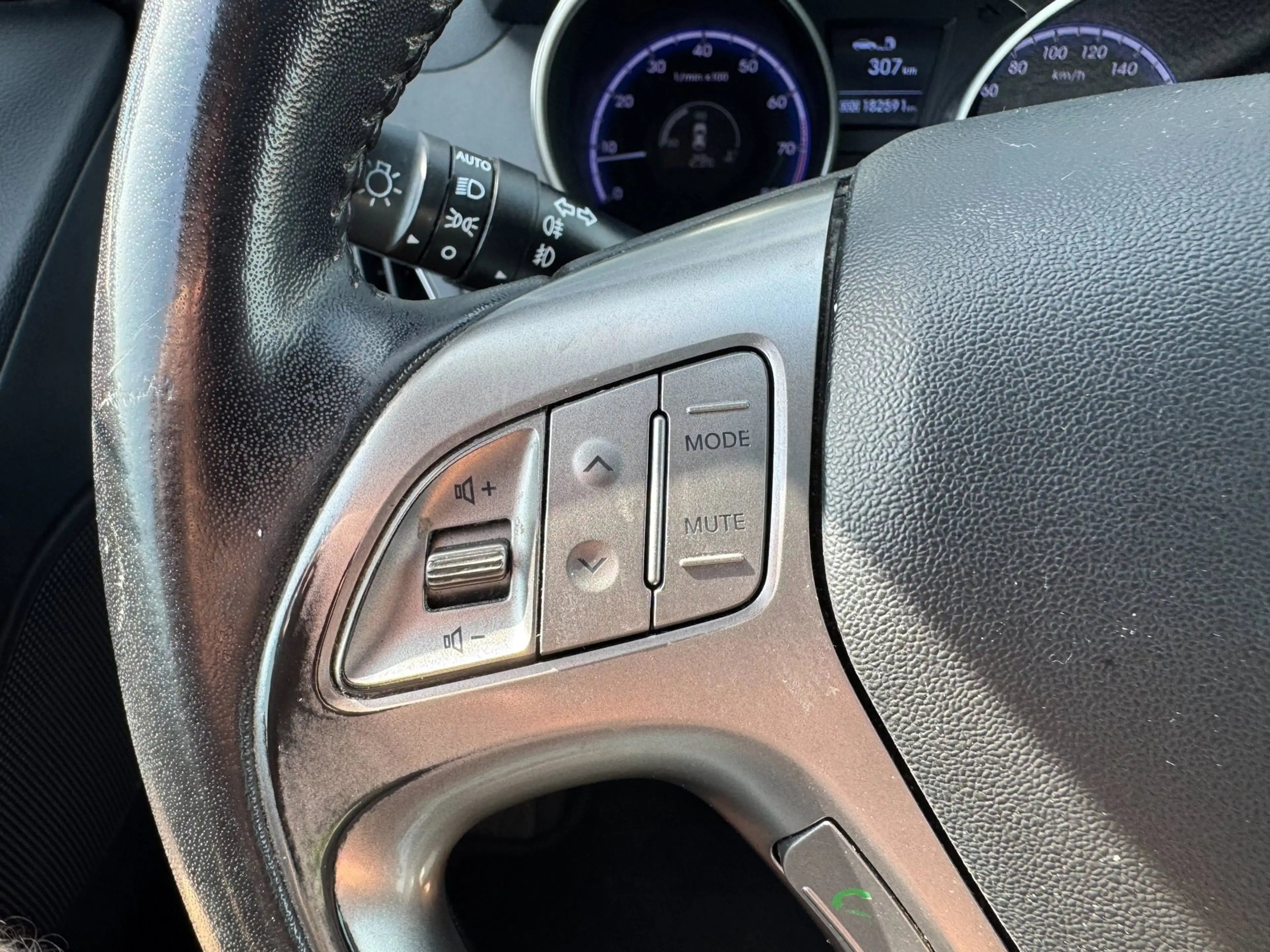 Hyundai iX35 2.0i i-Catcher **PANODAK + CAMERA + THAAK + KEYLES — photo 28
