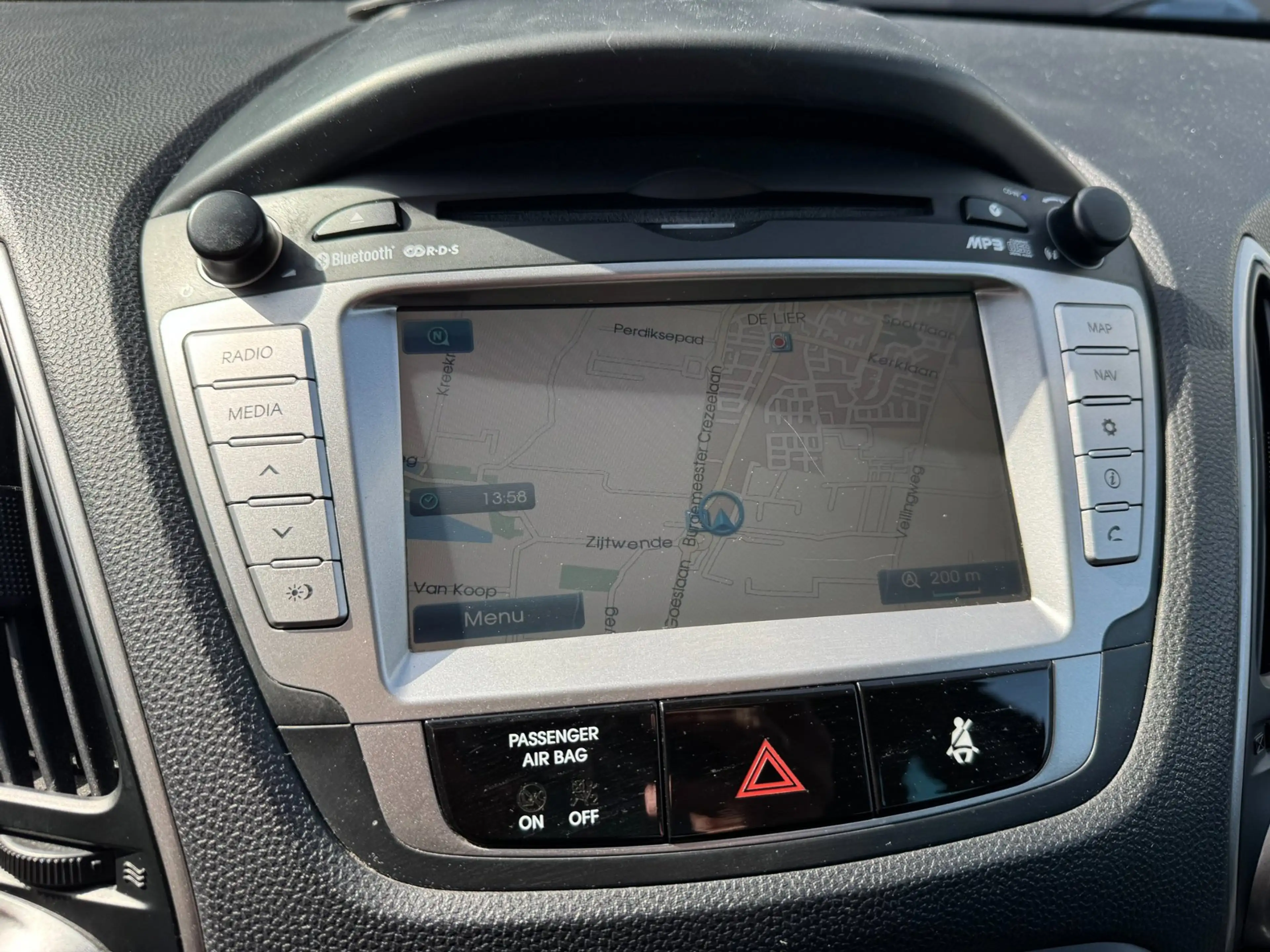 Hyundai iX35 2.0i i-Catcher **PANODAK + CAMERA + THAAK + KEYLES — photo 19