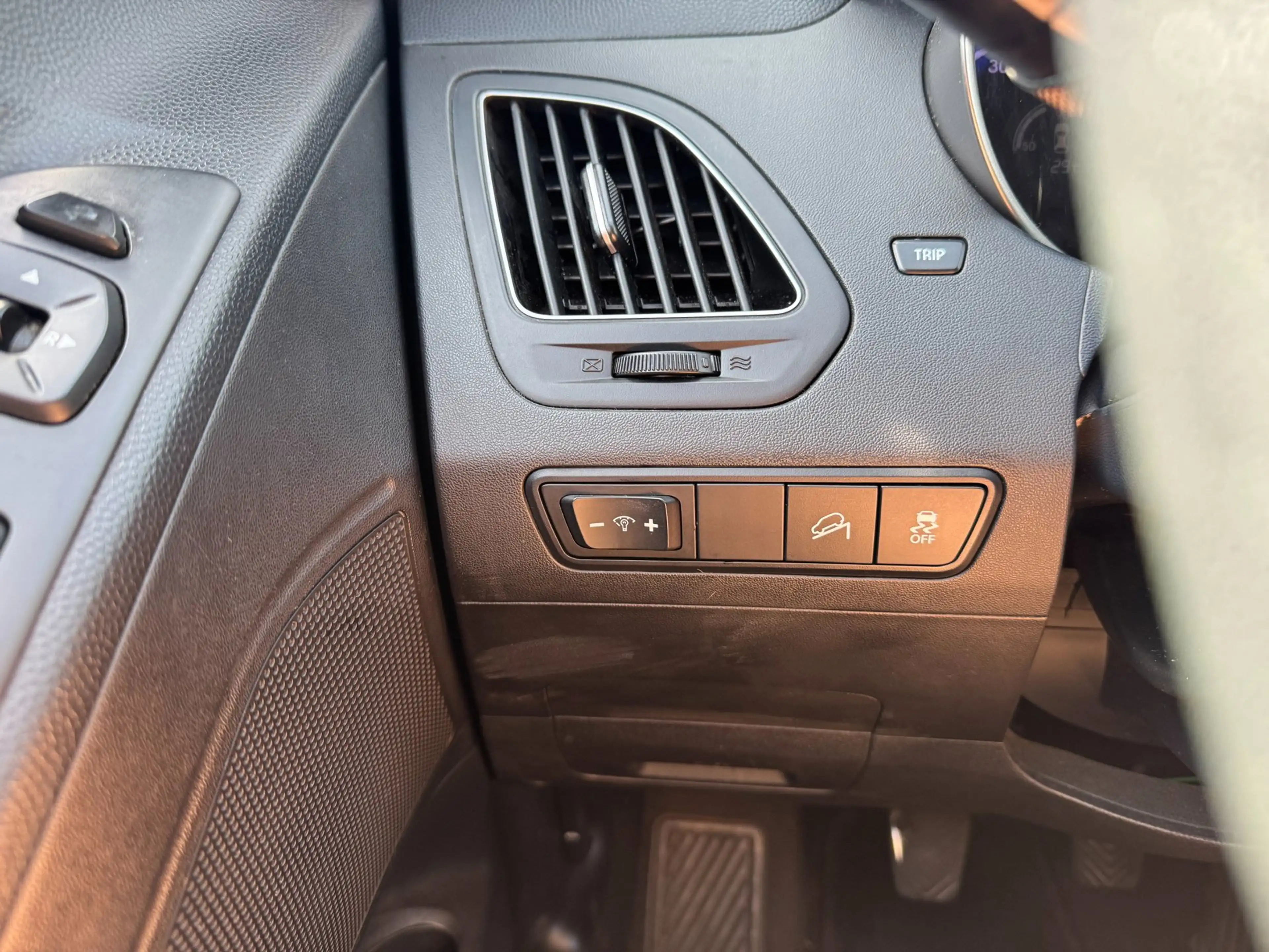 Hyundai iX35 2.0i i-Catcher **PANODAK + CAMERA + THAAK + KEYLES — photo 27