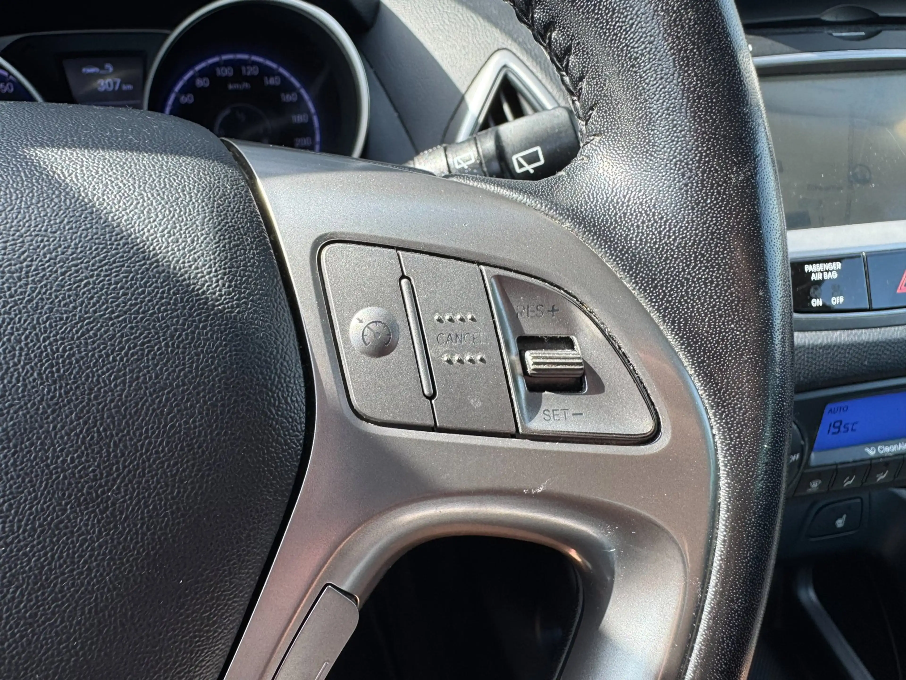 Hyundai iX35 2.0i i-Catcher **PANODAK + CAMERA + THAAK + KEYLES — photo 29