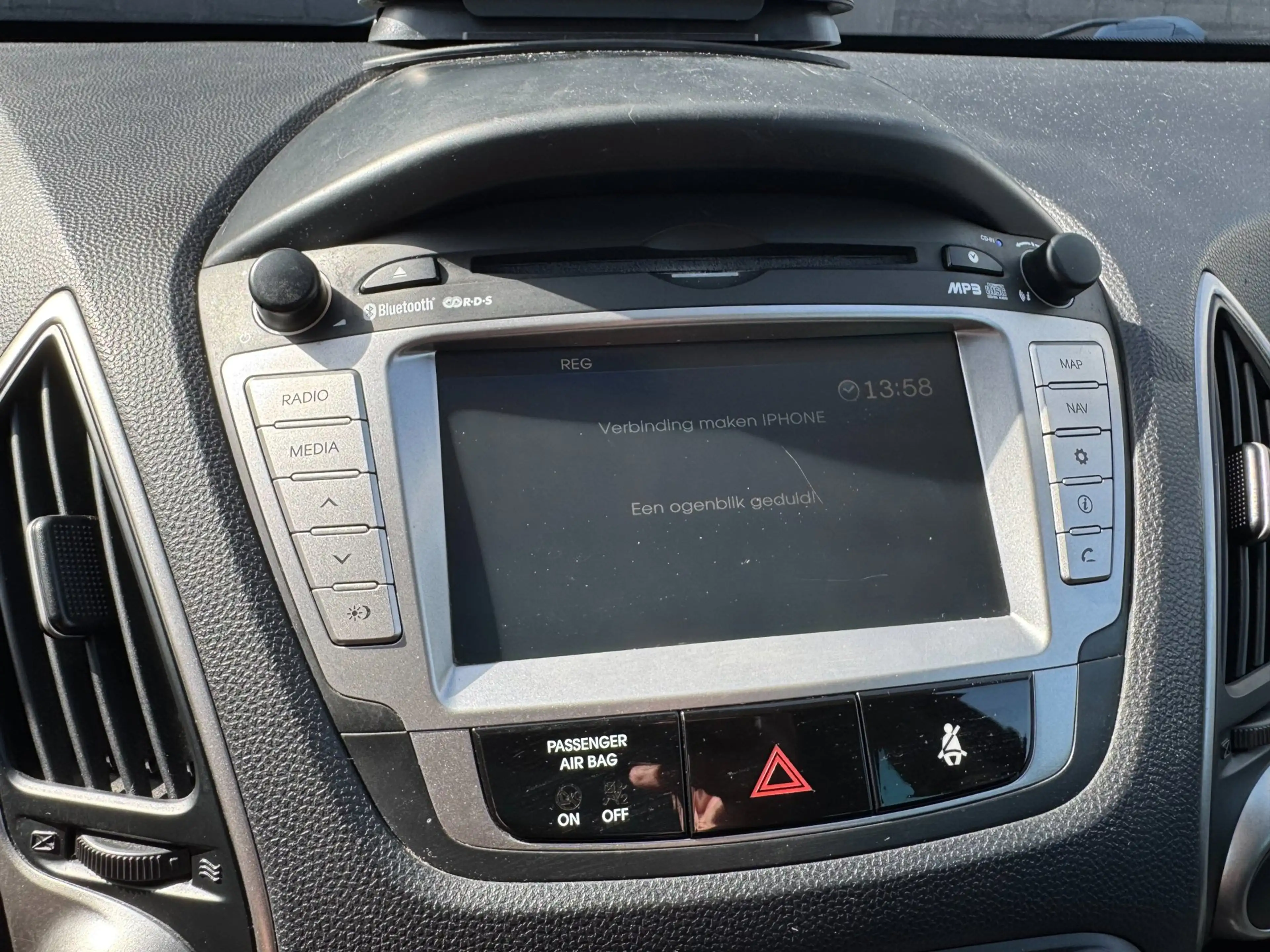 Hyundai iX35 2.0i i-Catcher **PANODAK + CAMERA + THAAK + KEYLES — photo 22
