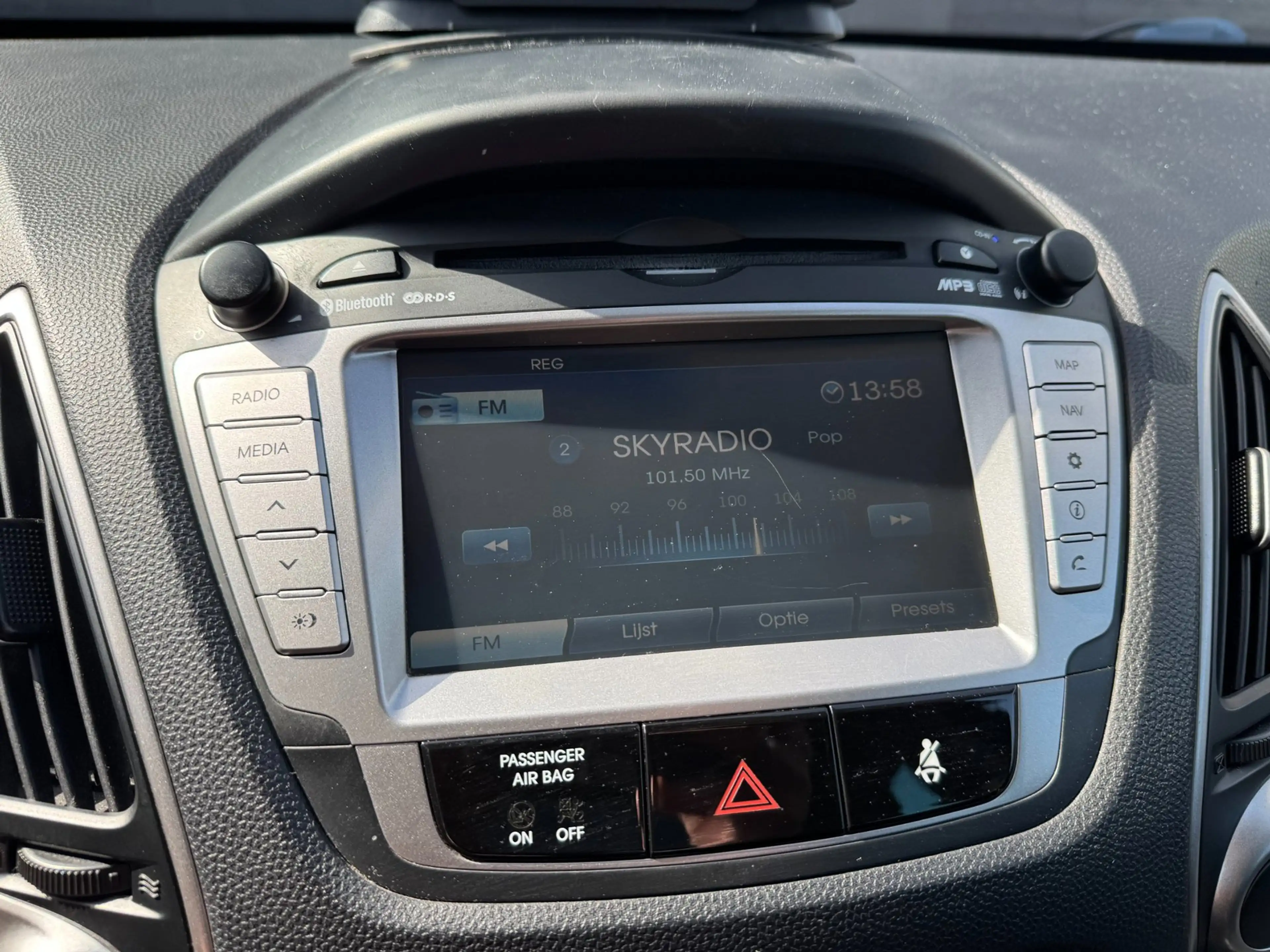 Hyundai iX35 2.0i i-Catcher **PANODAK + CAMERA + THAAK + KEYLES — photo 21