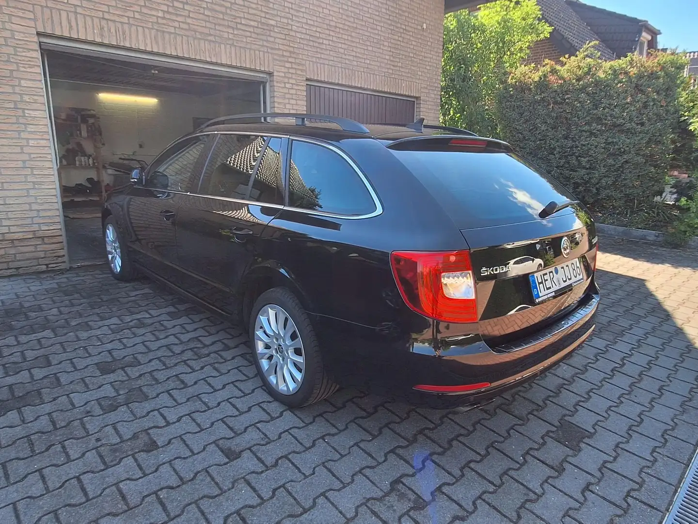 Skoda Superb Superb Combi 2.0 TDI Ambition Black - 2