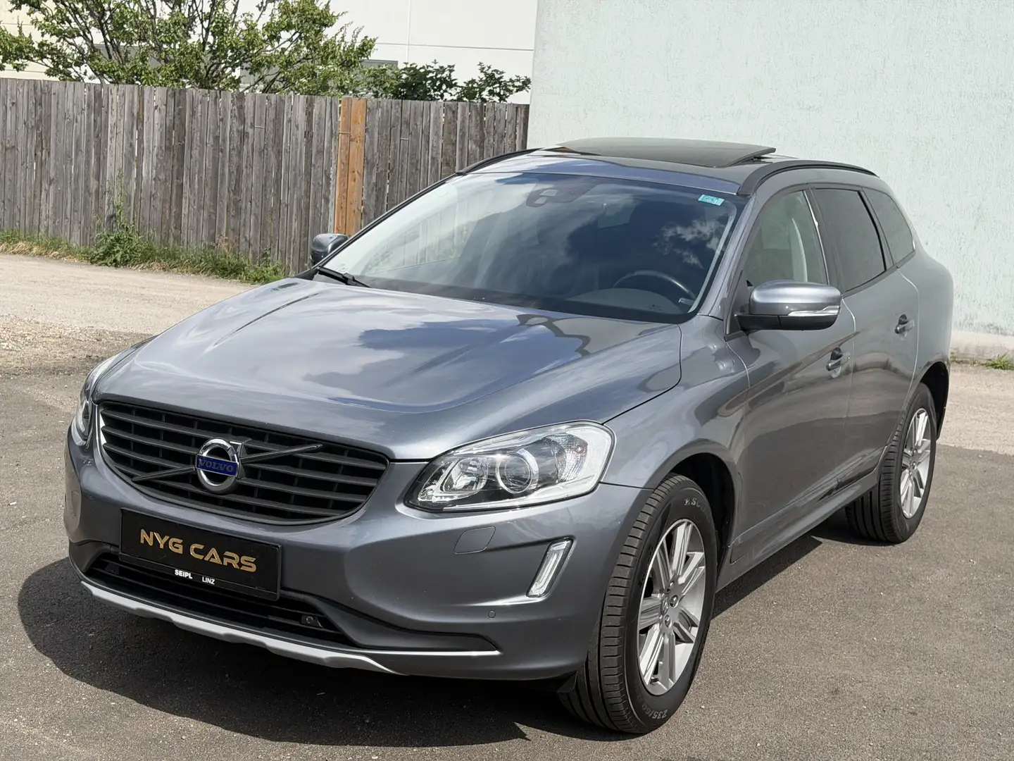Volvo XC60 D4 Kinetic AWD Geartronic - 2
