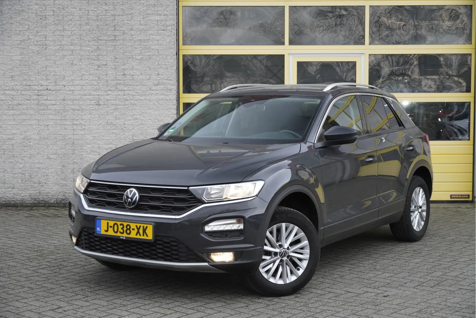 Volkswagen T-Roc 1.5 TSI 150PK! Style Business BJ2020 Lmv 16" | Led Gris - 1