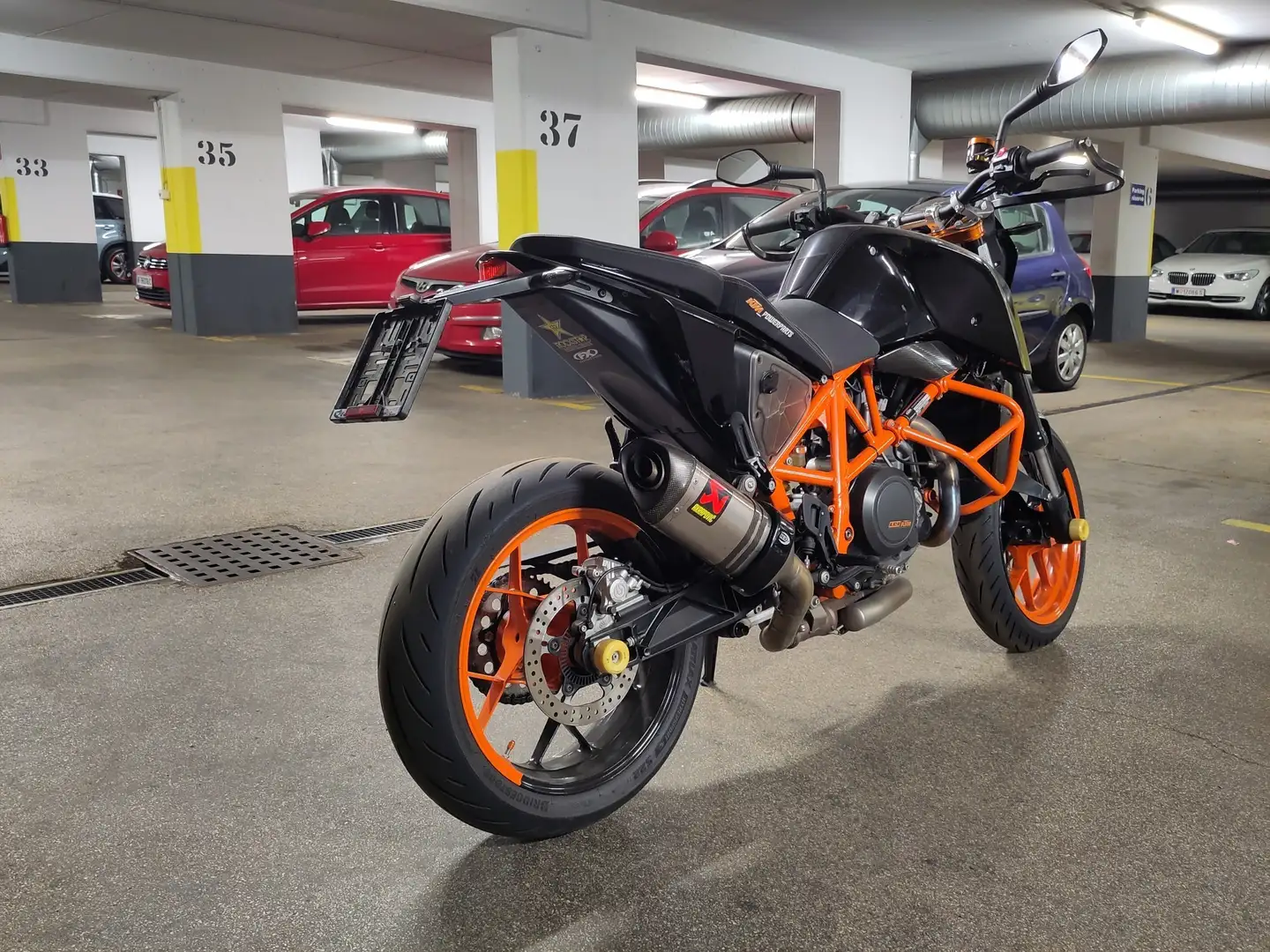 KTM 690 Duke R Schwarz - 2