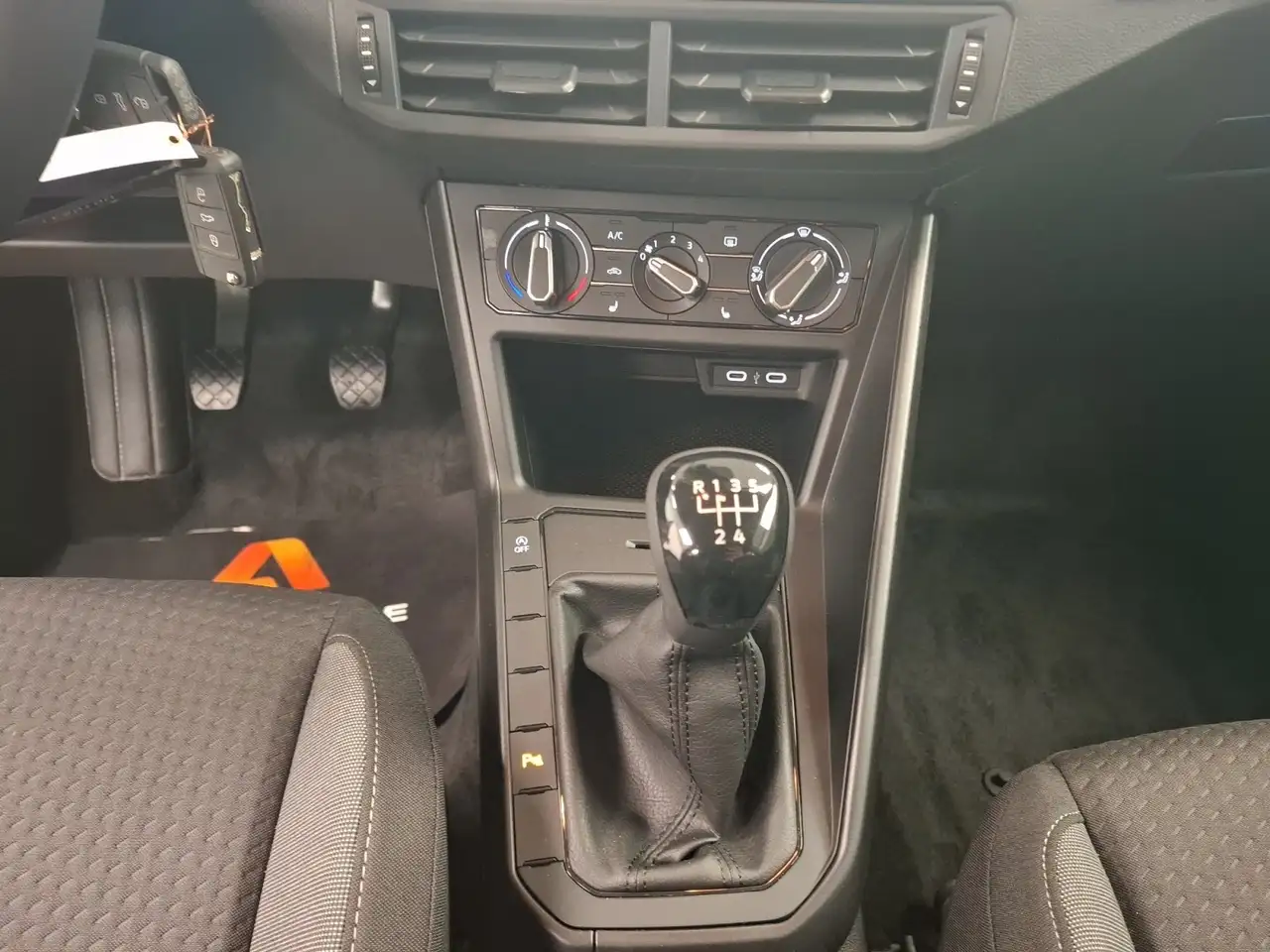 Volkswagen Polo VI 1.0 Facelift LED PDC SpurH Virtual 9