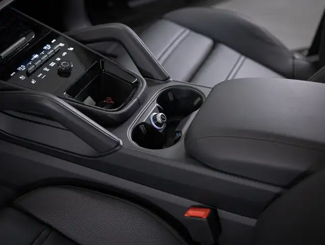 Porsche Cayenne E-Hybrid Coupé Black Edition Ansicht 18