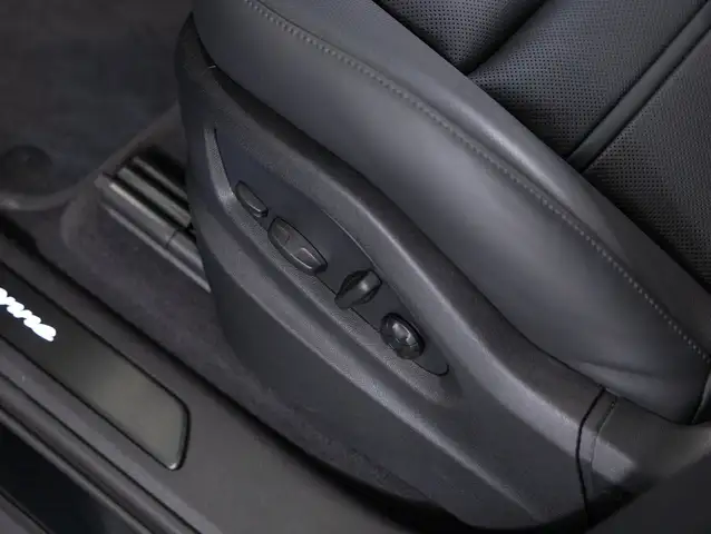 Porsche Cayenne E-Hybrid Coupé Black Edition Ansicht 19