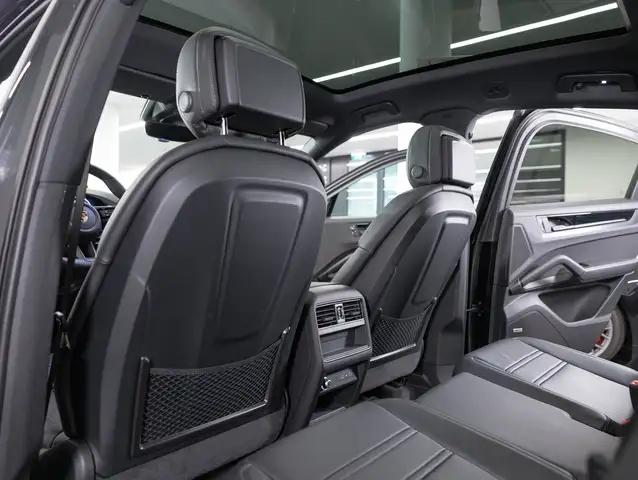 Porsche Cayenne E-Hybrid Coupé Black Edition Ansicht 36