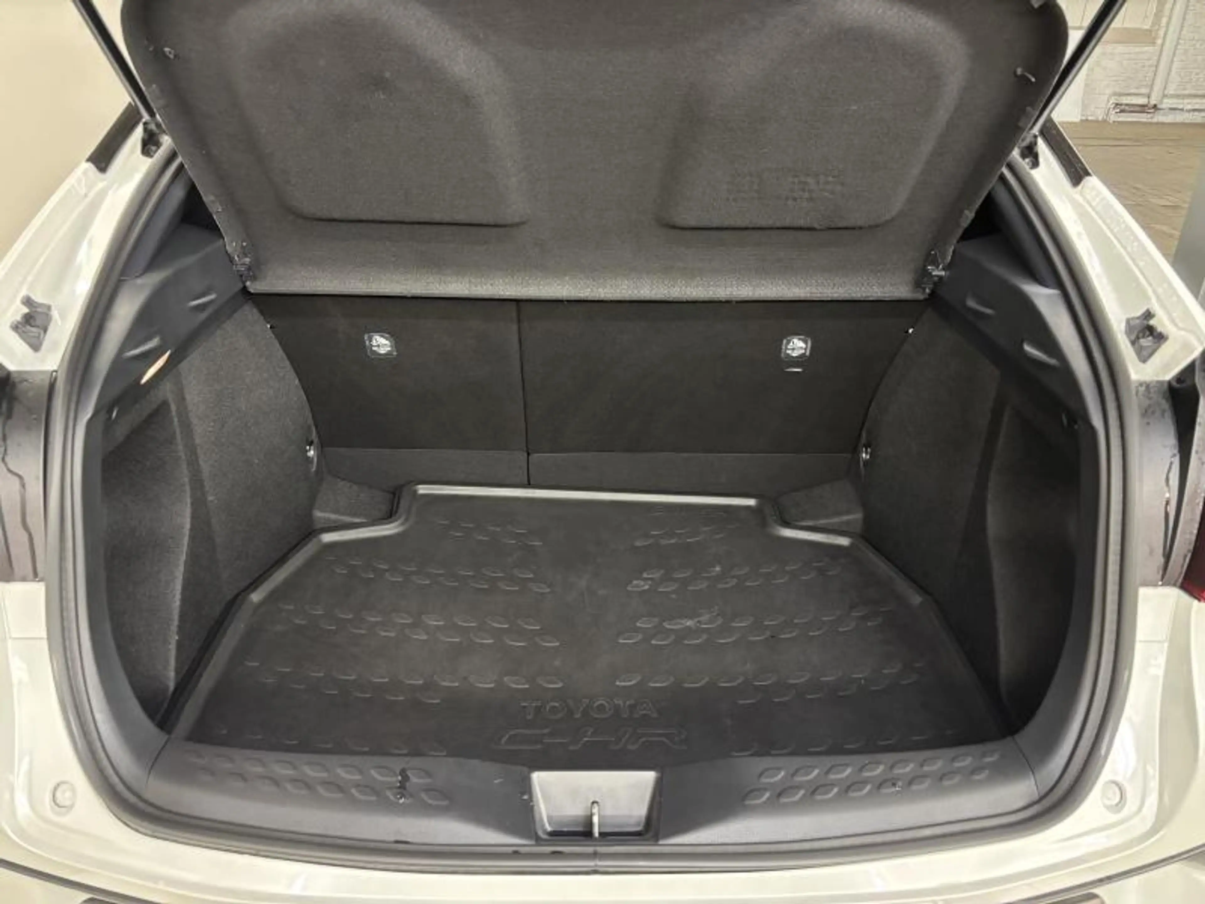 Toyota C-HR C-LUB — photo 15