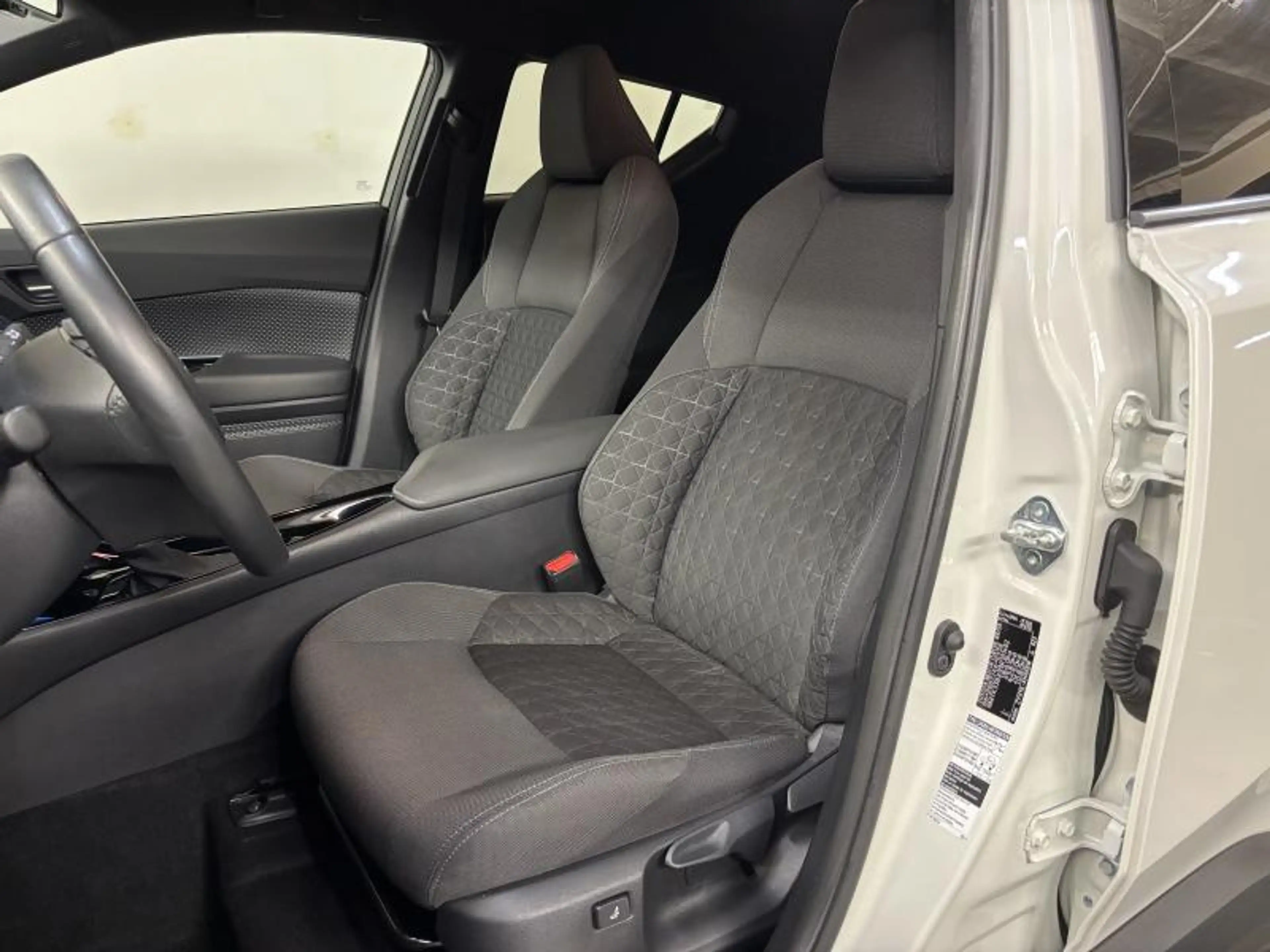 Toyota C-HR C-LUB — photo 5