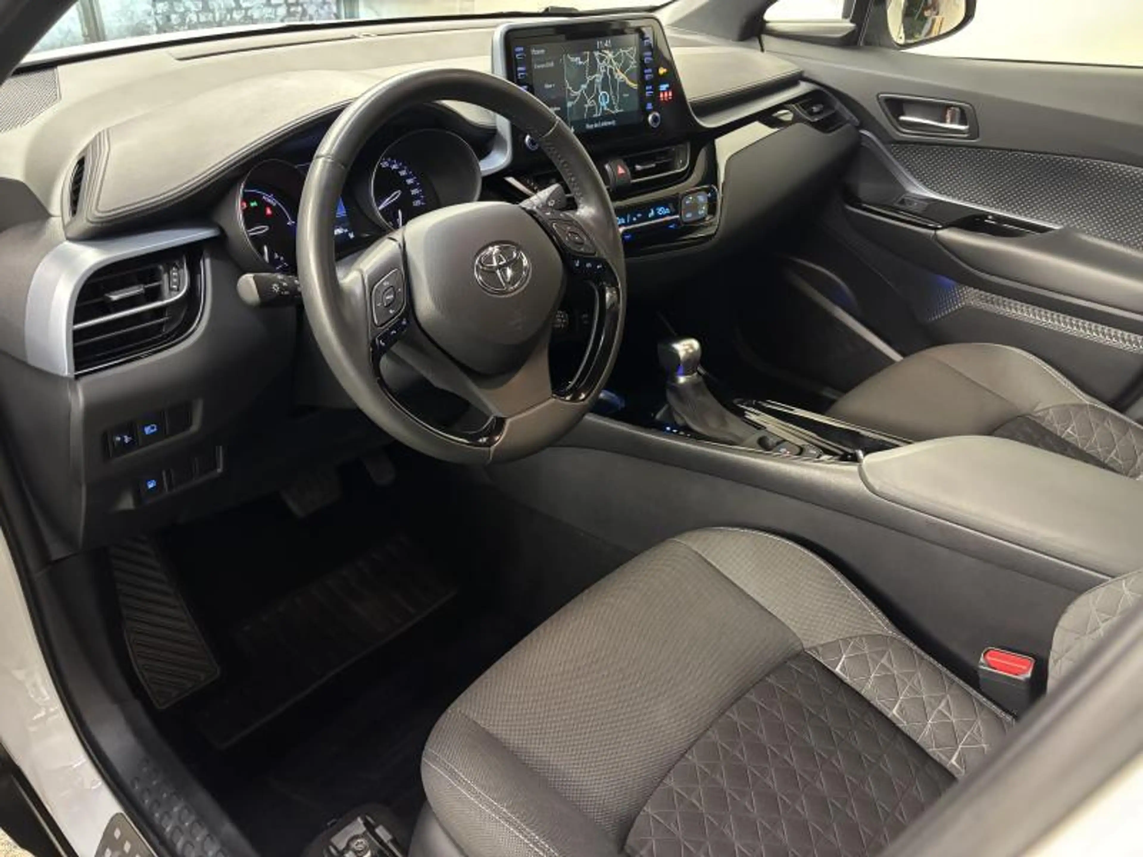 Toyota C-HR C-LUB — photo 4