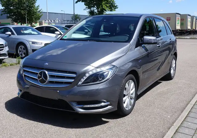 Mercedes-Benz B 180 B 180 BlueEfficiency*Aut.*Navi*Bi-Xenon*Klima*