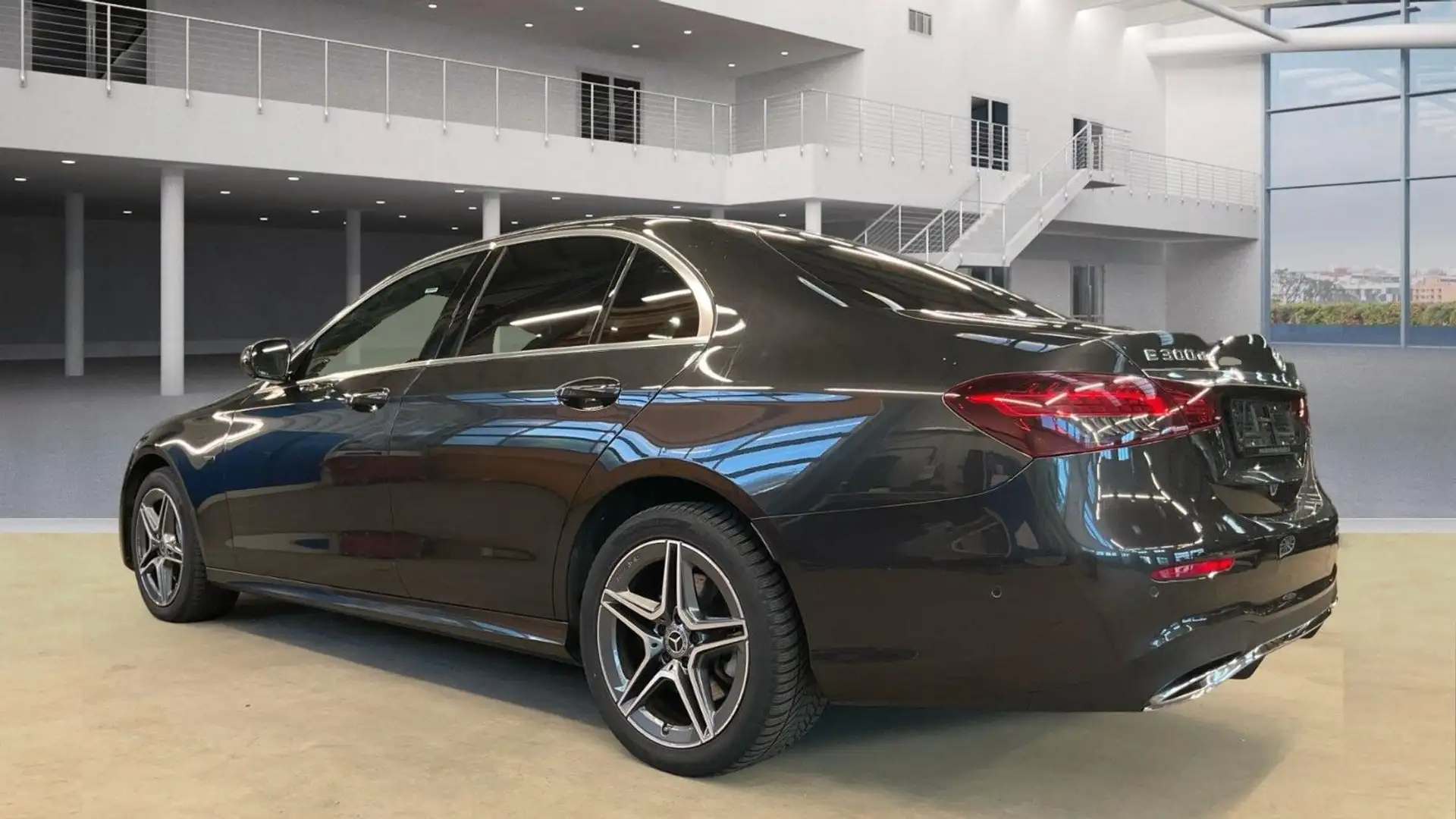 Mercedes-Benz E 300 de AMG-LINE/PANO/LED/BURMESTER Grün - 2