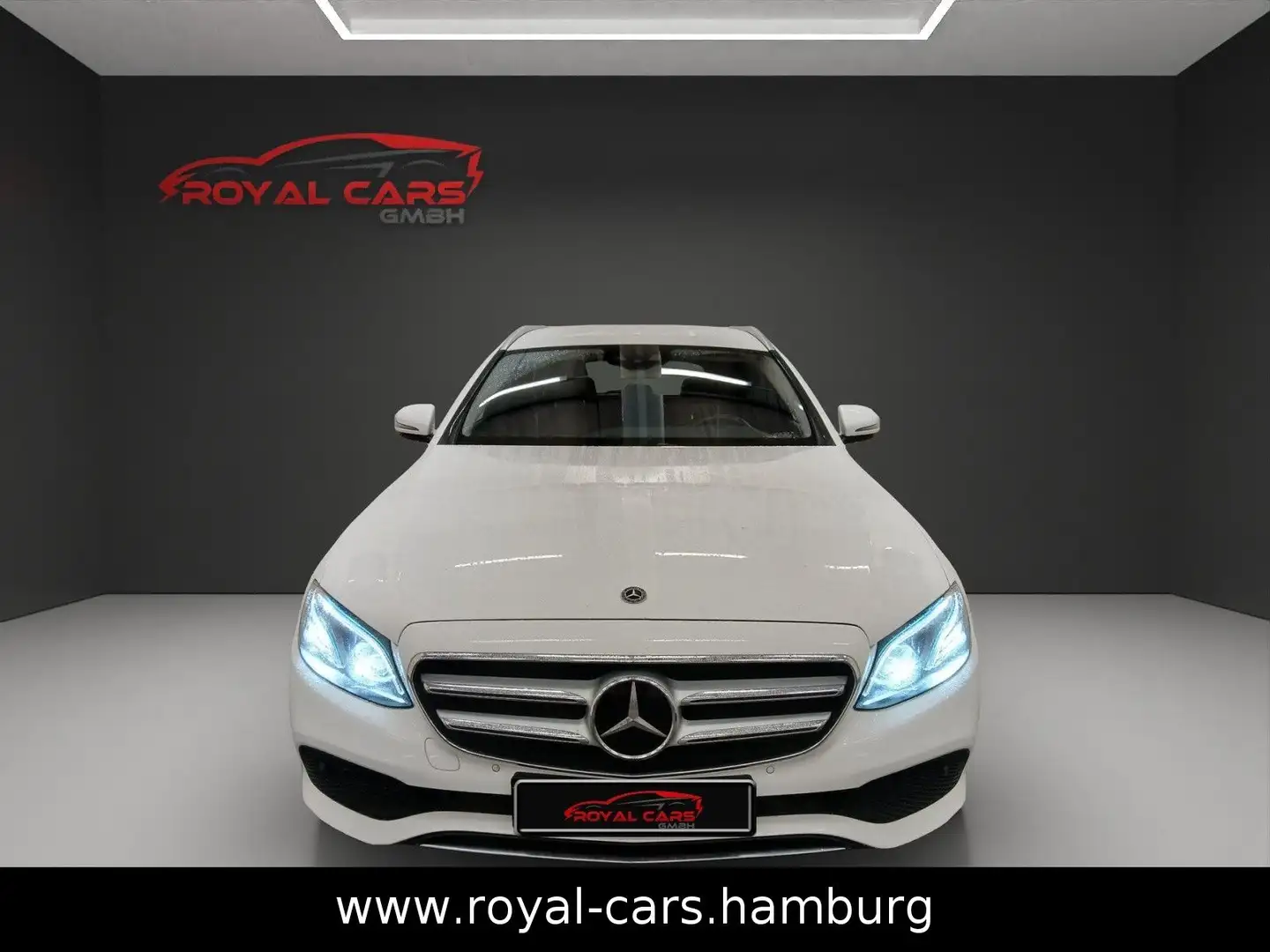 Mercedes-Benz E 220 d 4Matic NAVI*LEDER*CAM*LED*SHZ*BURMESTER! Weiß - 2