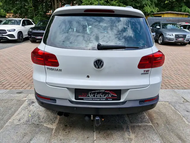 Volkswagen Tiguan view 6