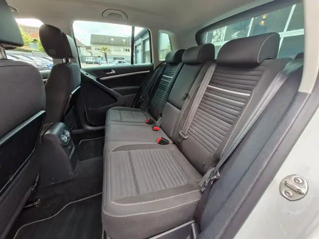Volkswagen Tiguan view 15