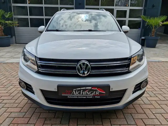 Volkswagen Tiguan view 2