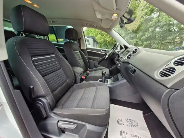 Volkswagen Tiguan view 12