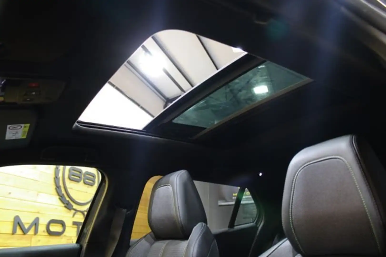 Peugeot 2008 1.5BlueHDi S&S GT EAT8 130 Grau - 2