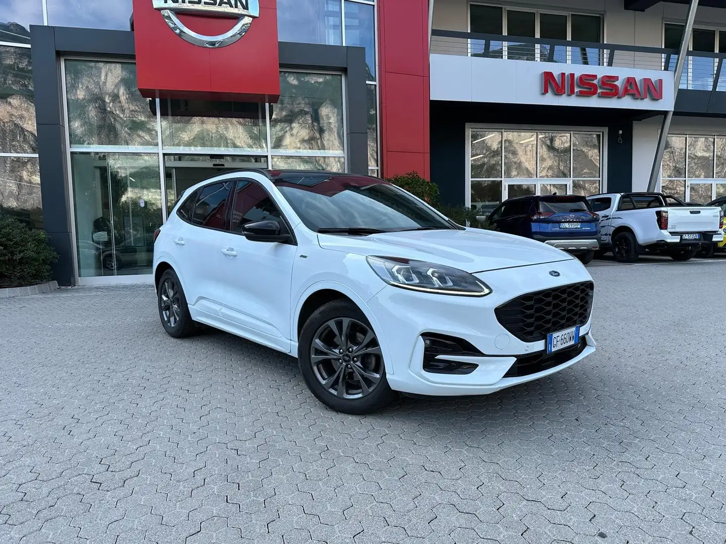 Ford Kuga Kuga III 2020 1.5 ecoblue ST-Line X 2wd 120cv auto Bianco - 2