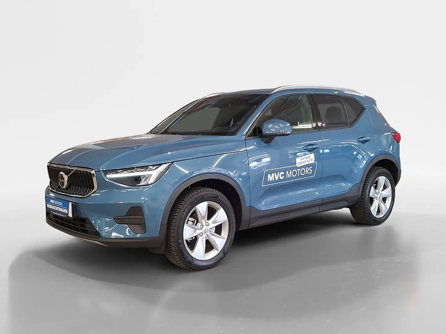 Volvo XC40 B3 Core DCT Синий - 1