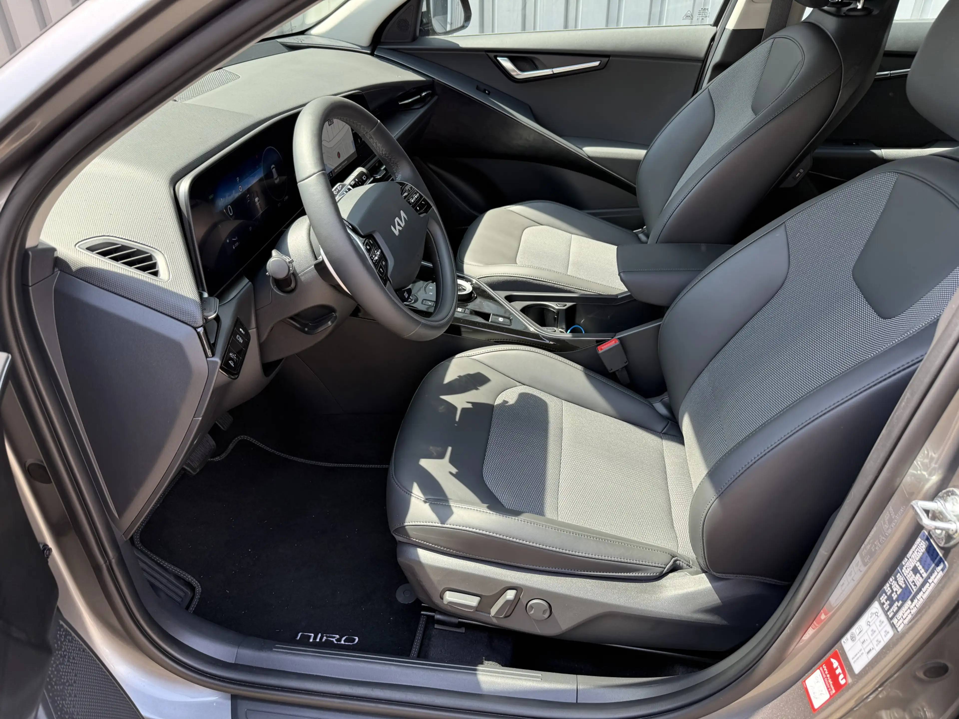 Kia Niro 1.6 GDi Hybrid DynamicLine Navi Camera Pdc — photo 21