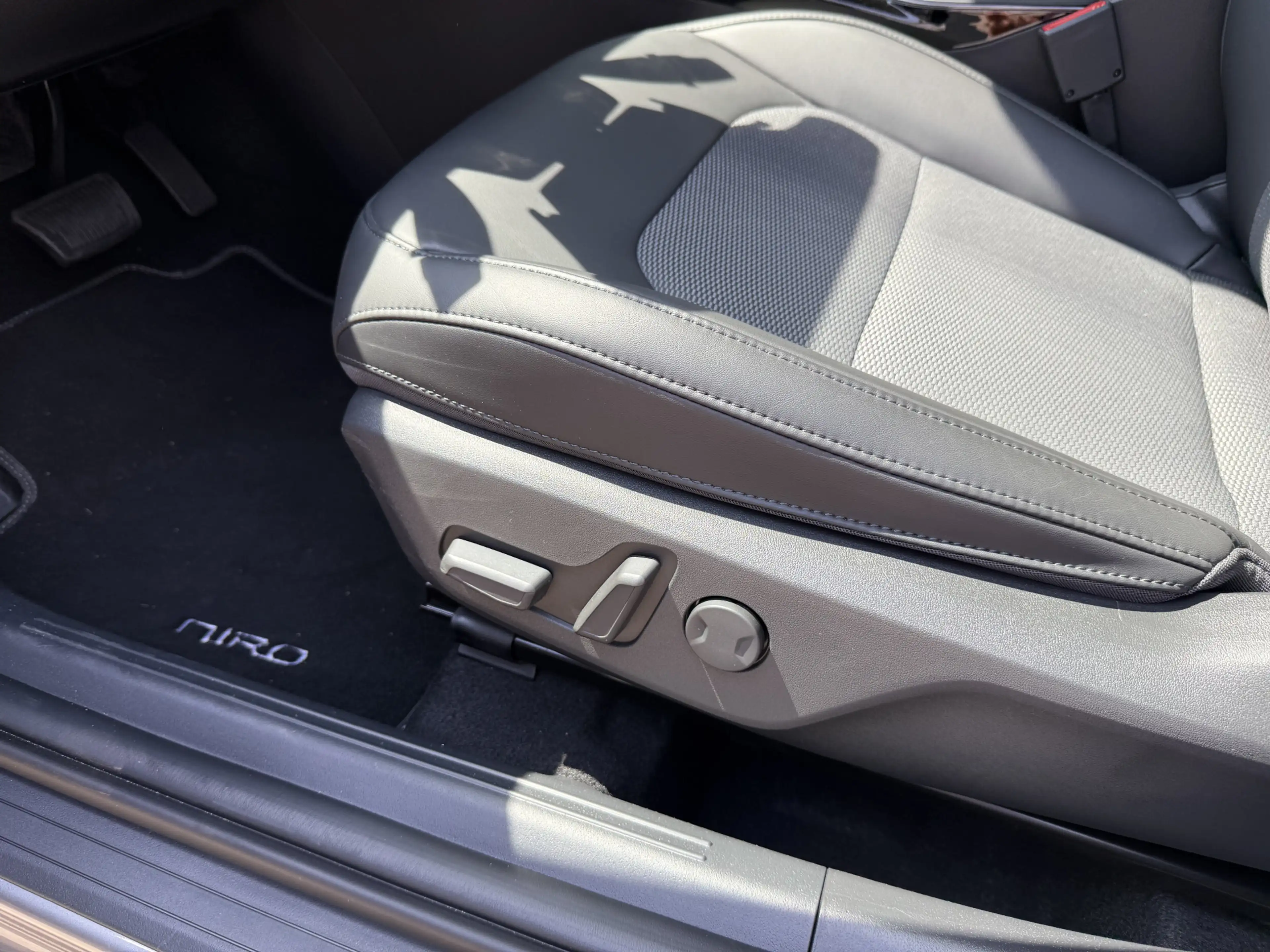 Kia Niro 1.6 GDi Hybrid DynamicLine Navi Camera Pdc — photo 22