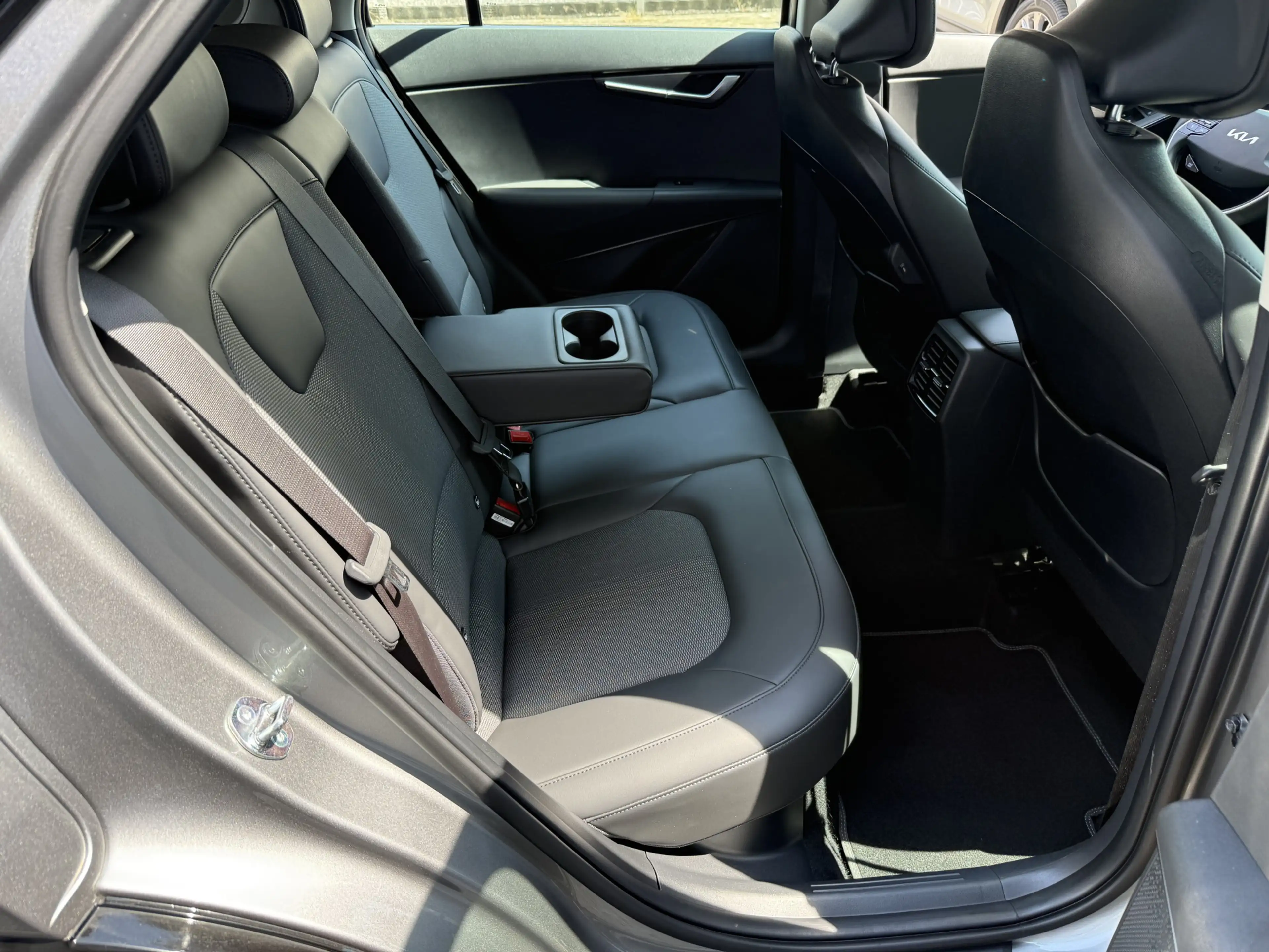 Kia Niro 1.6 GDi Hybrid DynamicLine Navi Camera Pdc — photo 15
