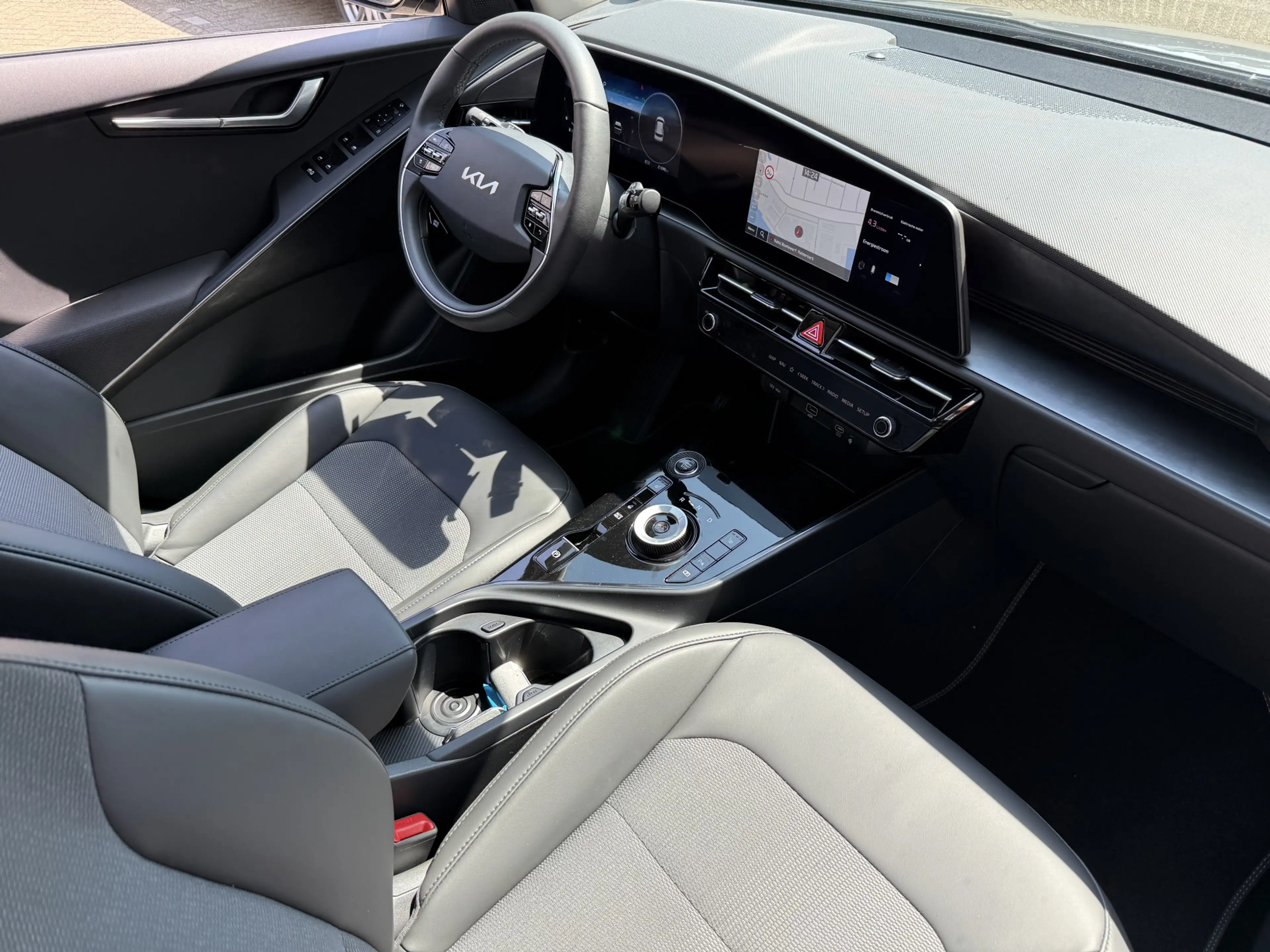 Kia Niro 1.6 GDi Hybrid DynamicLine Navi Camera Pdc — photo 19