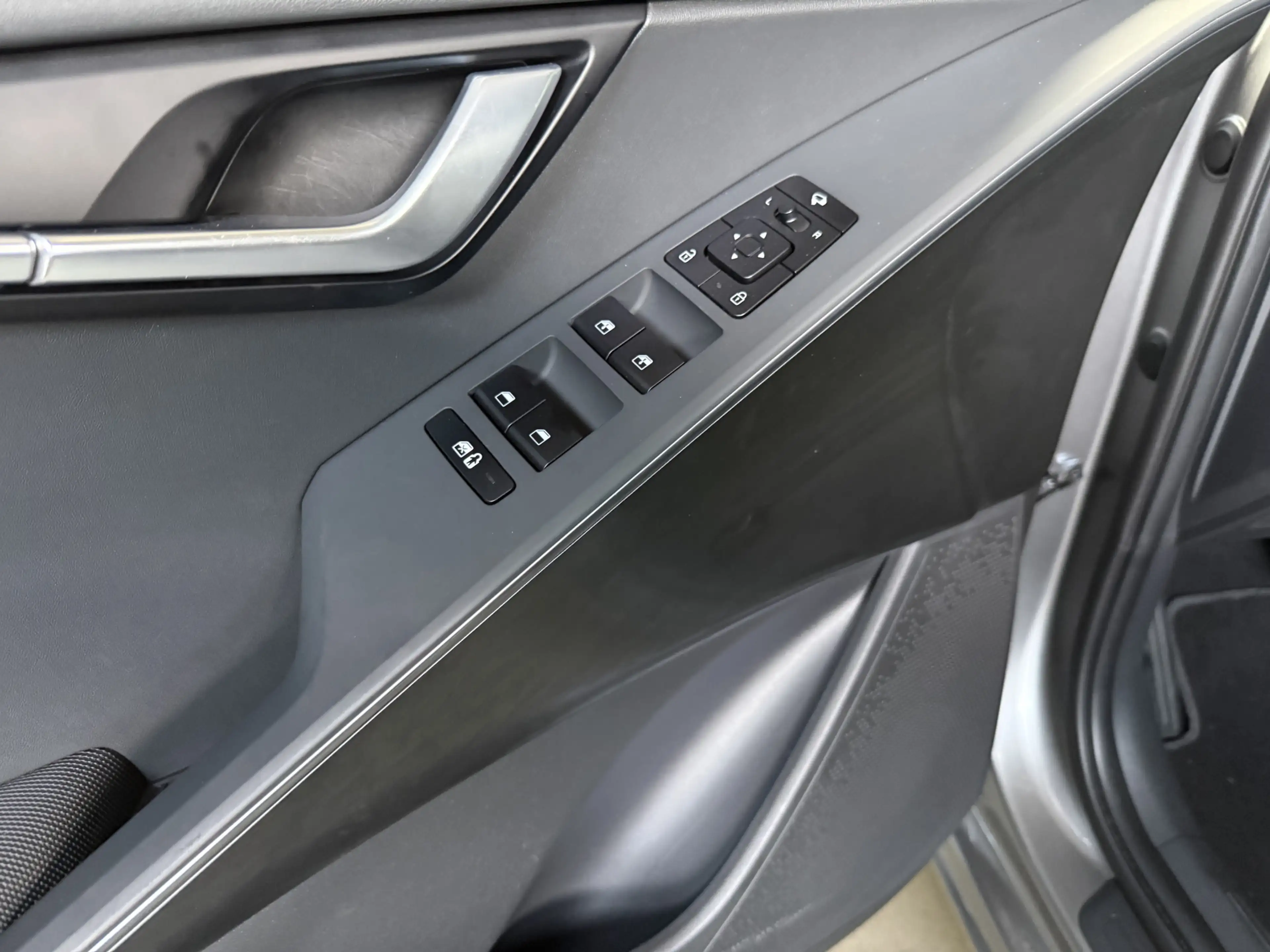 Kia Niro 1.6 GDi Hybrid DynamicLine Navi Camera Pdc — photo 29