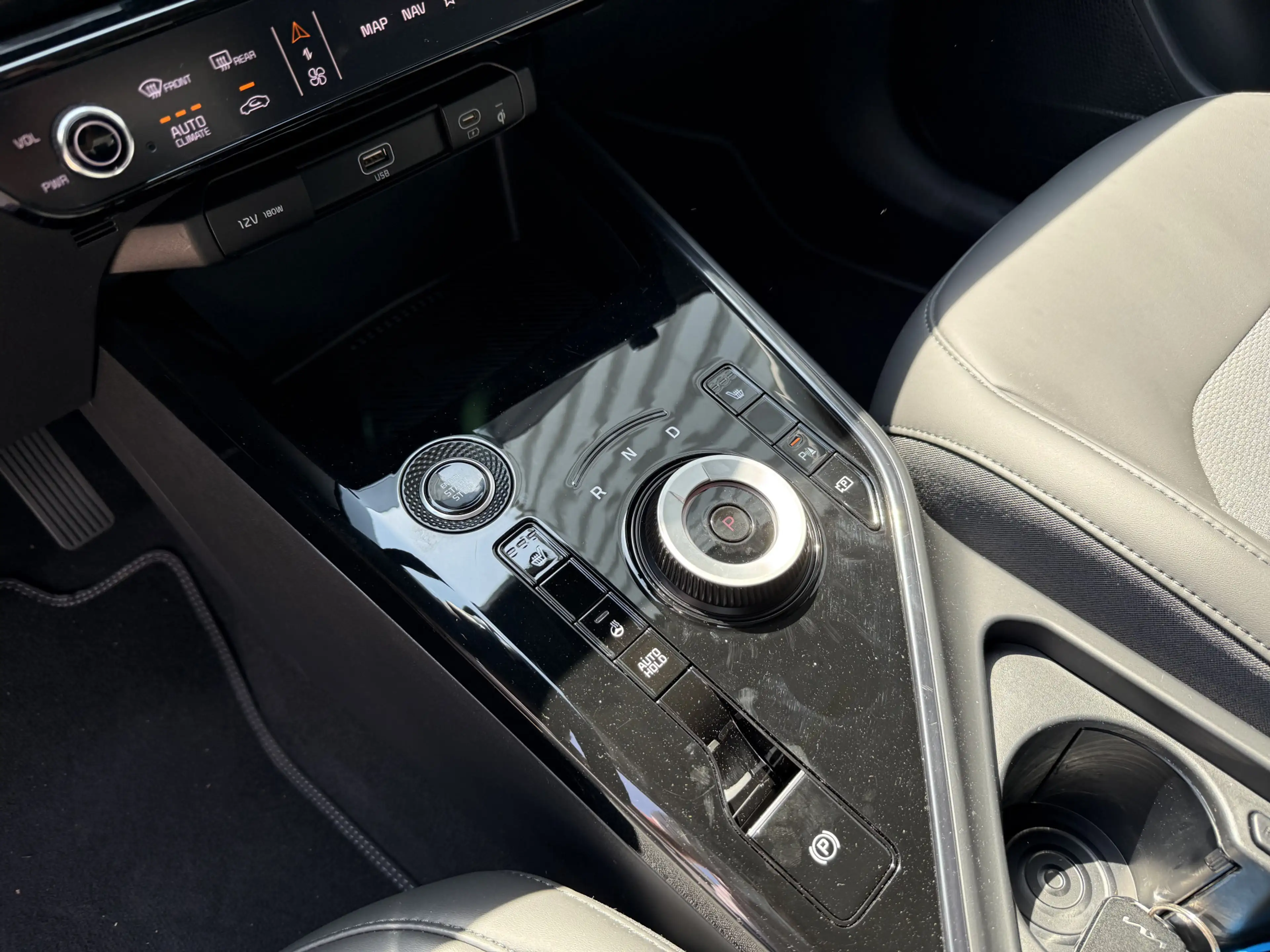 Kia Niro 1.6 GDi Hybrid DynamicLine Navi Camera Pdc — photo 23
