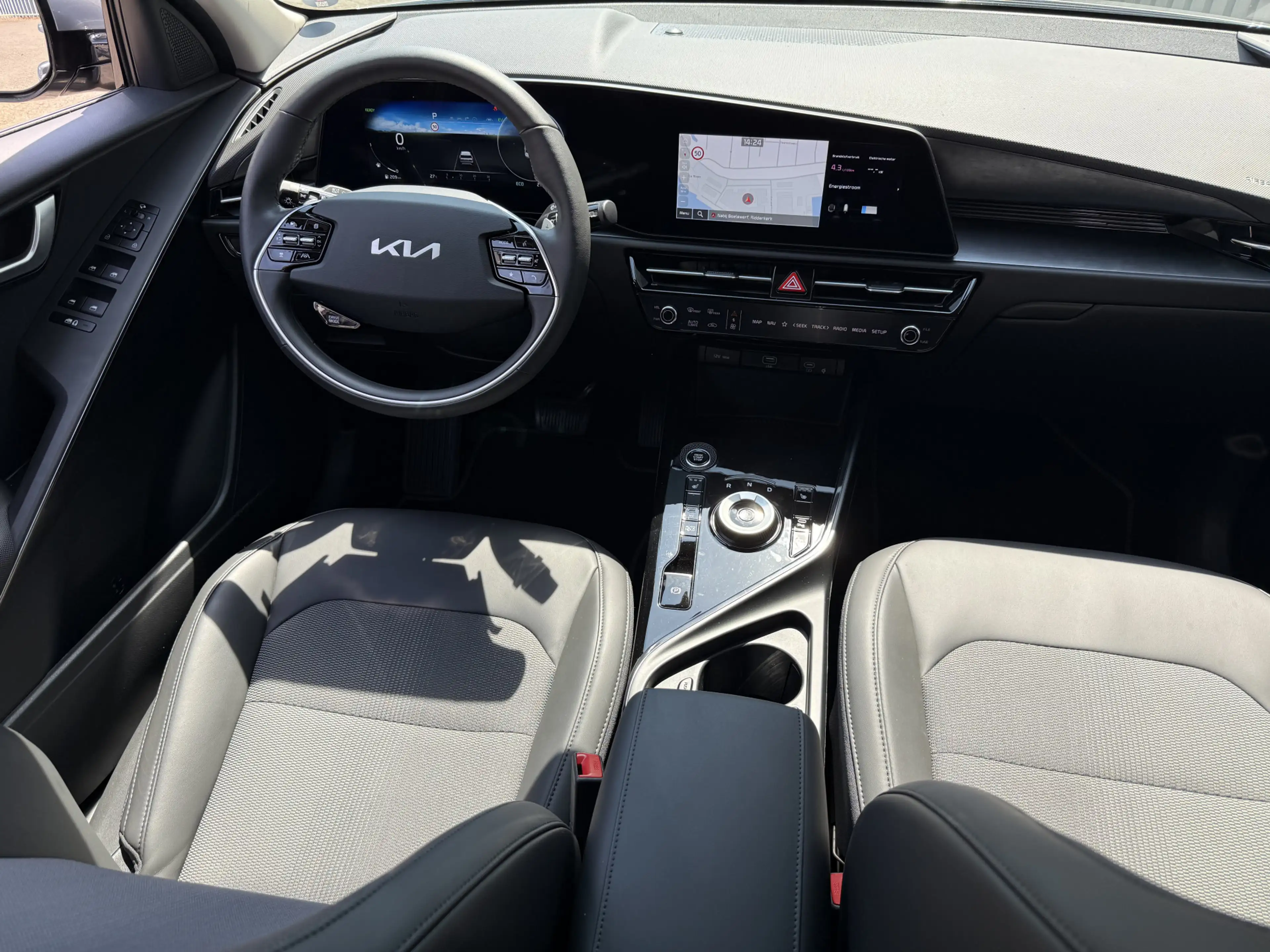 Kia Niro 1.6 GDi Hybrid DynamicLine Navi Camera Pdc — photo 13
