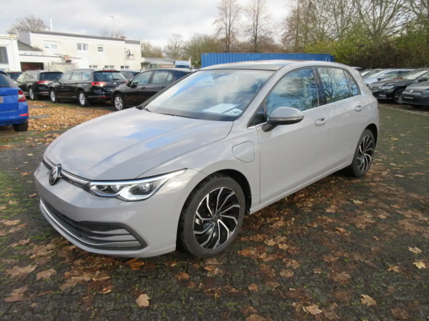 Volkswagen Golf Style 1.4 eHYBRID DSG NAVI PANORAMA ACC LED ALU APS SITZHEIZUNG CLIMATRONIC Grau - 1