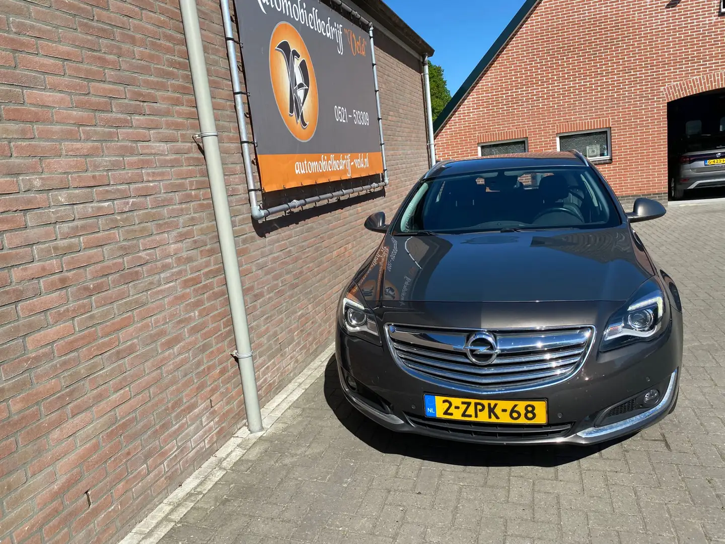 Opel Insignia Sports Tourer 1.6 T Business+ Grijs - 2